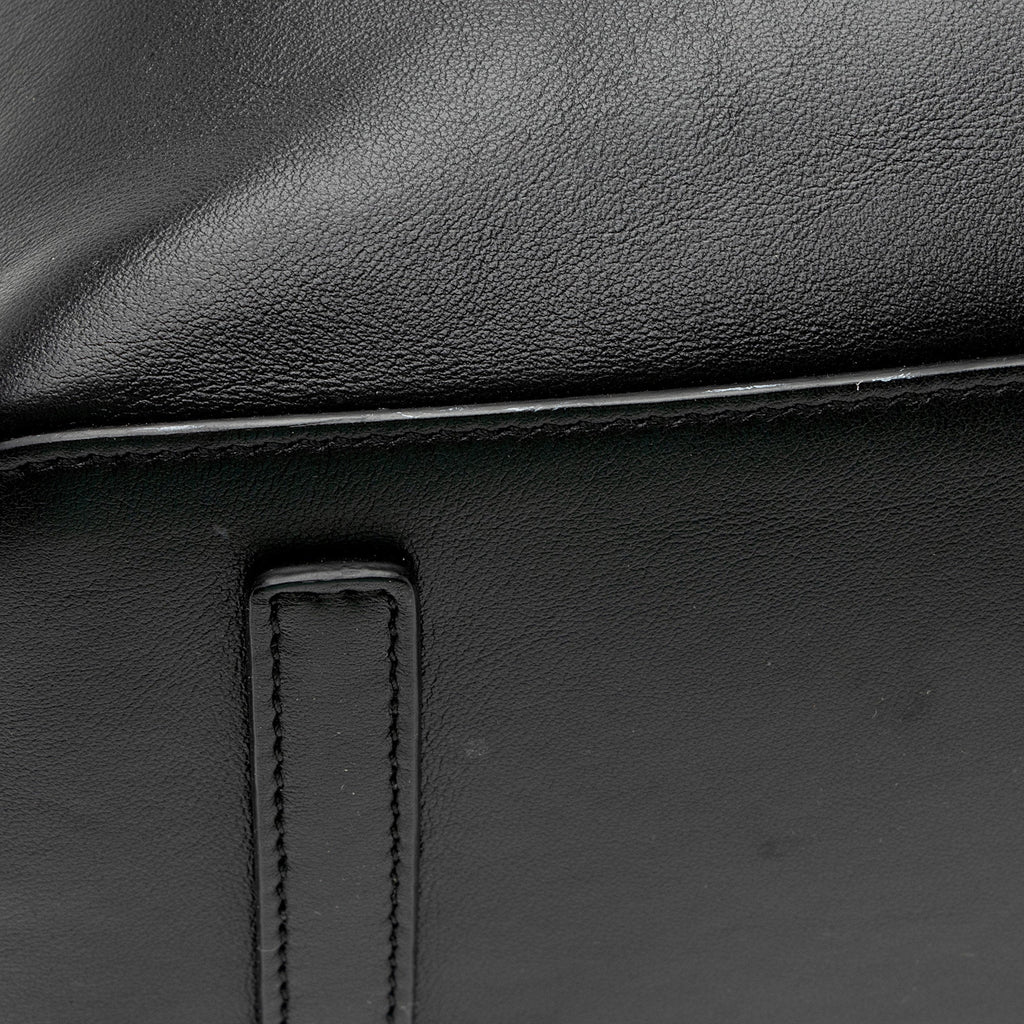 Salvatore Ferragamo Calfskin Scarlet Tote (SHF-qRHgMd)