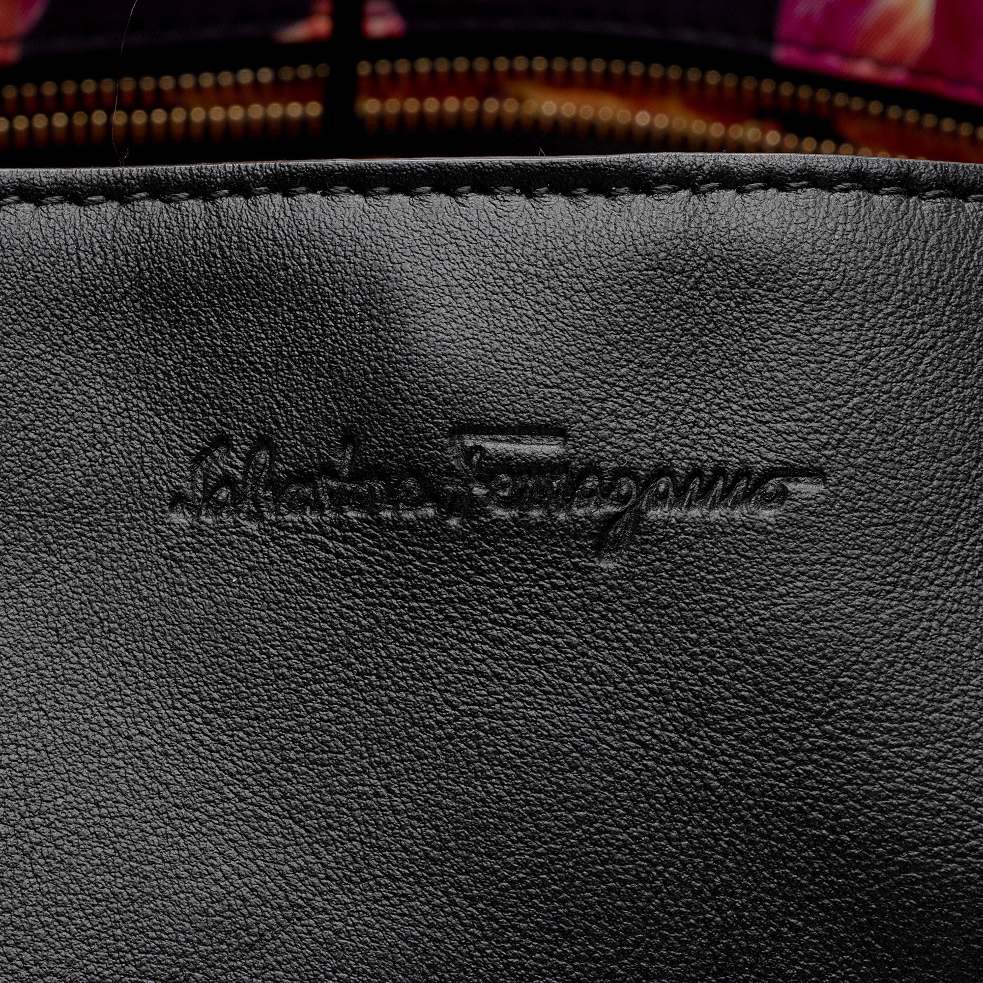 Salvatore Ferragamo Calfskin Scarlet Tote (SHF-qRHgMd)