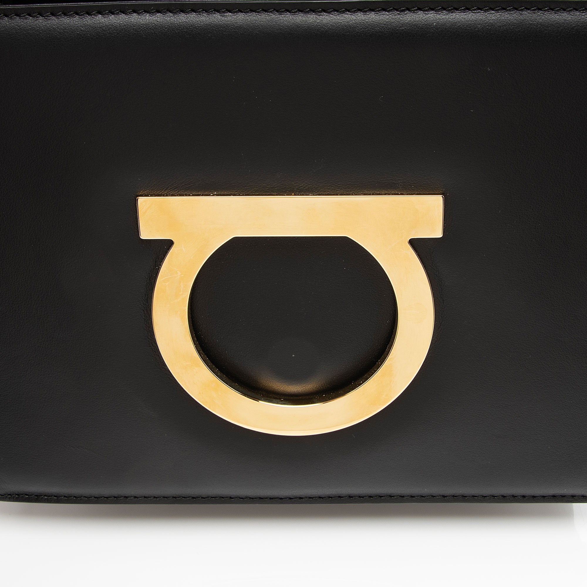 Salvatore Ferragamo Calfskin Thalia Shoulder Bag (SHF-0qzu1k)