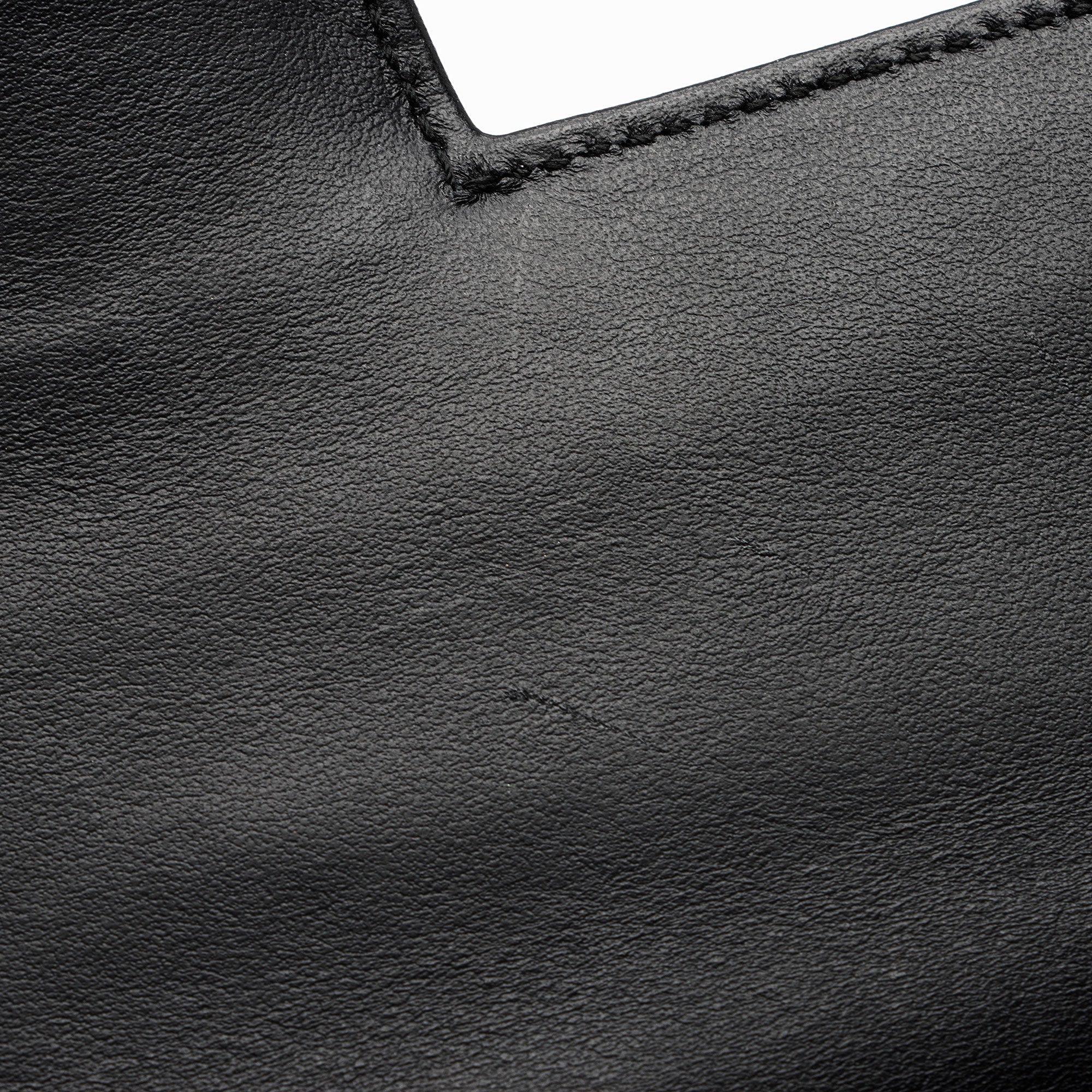 Salvatore Ferragamo Calfskin Thalia Shoulder Bag (SHF-0qzu1k)