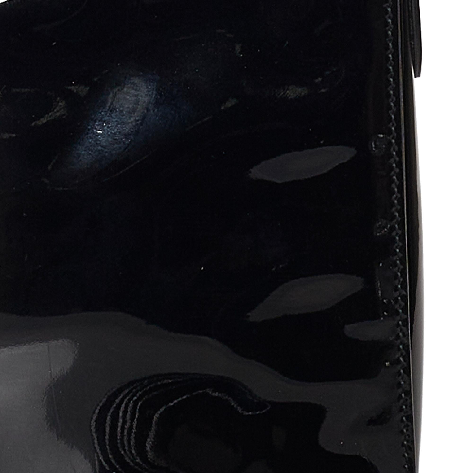 Salvatore Ferragamo Vara Patent Leather Satchel (SHG-9VPUgL)