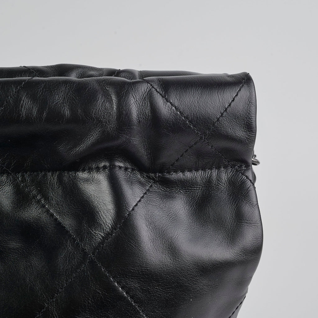 Chanel Small 22 Bag So black