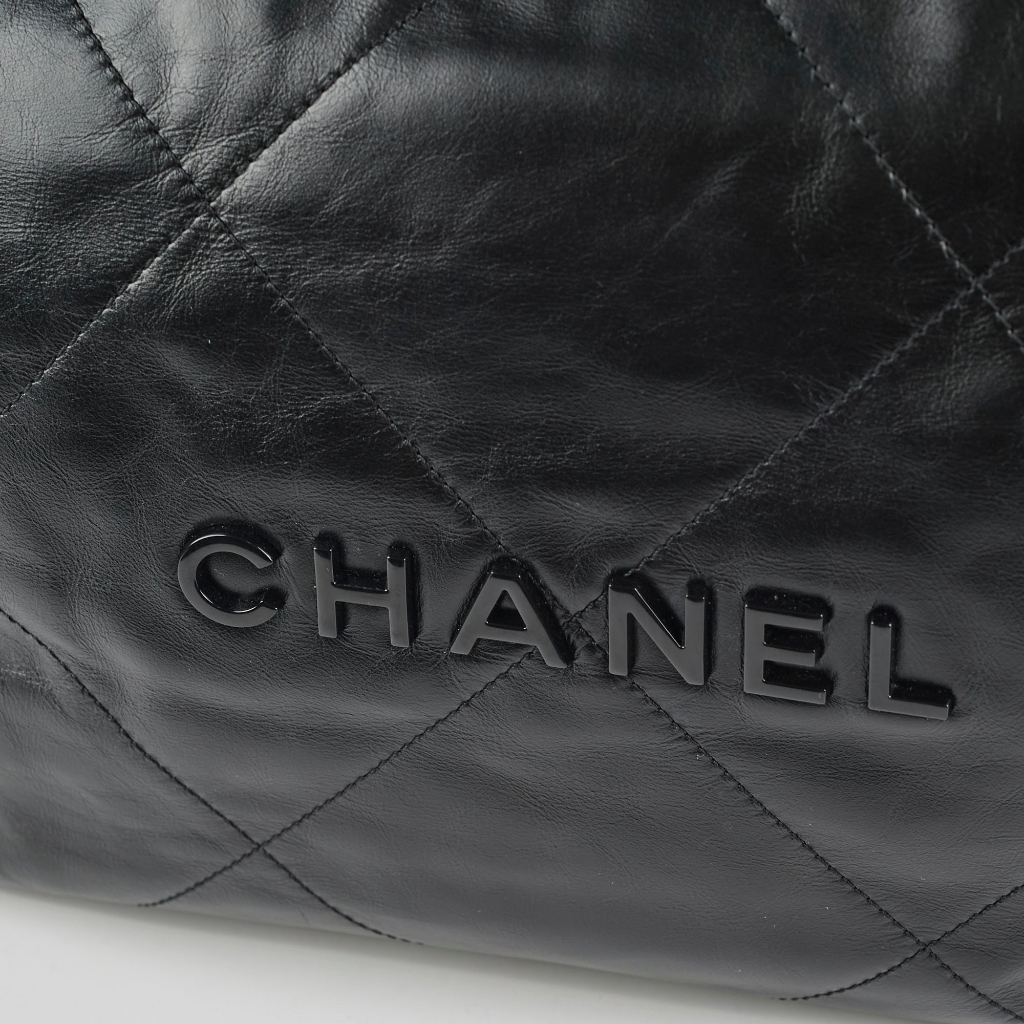 Chanel Small 22 Bag So black