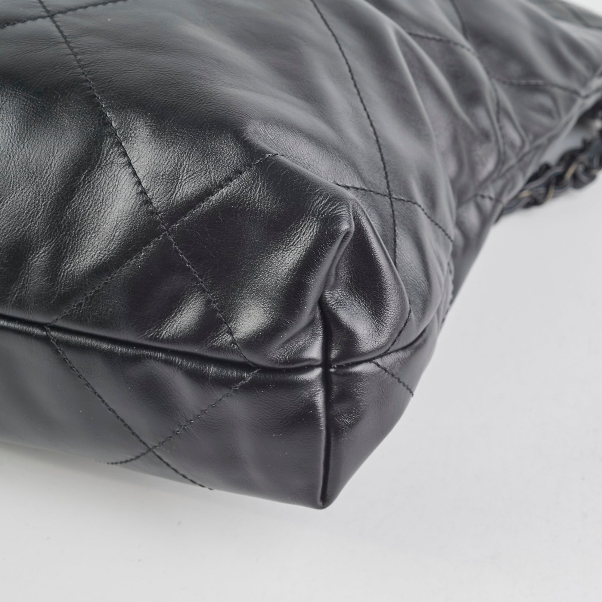 Chanel Small 22 Bag So black