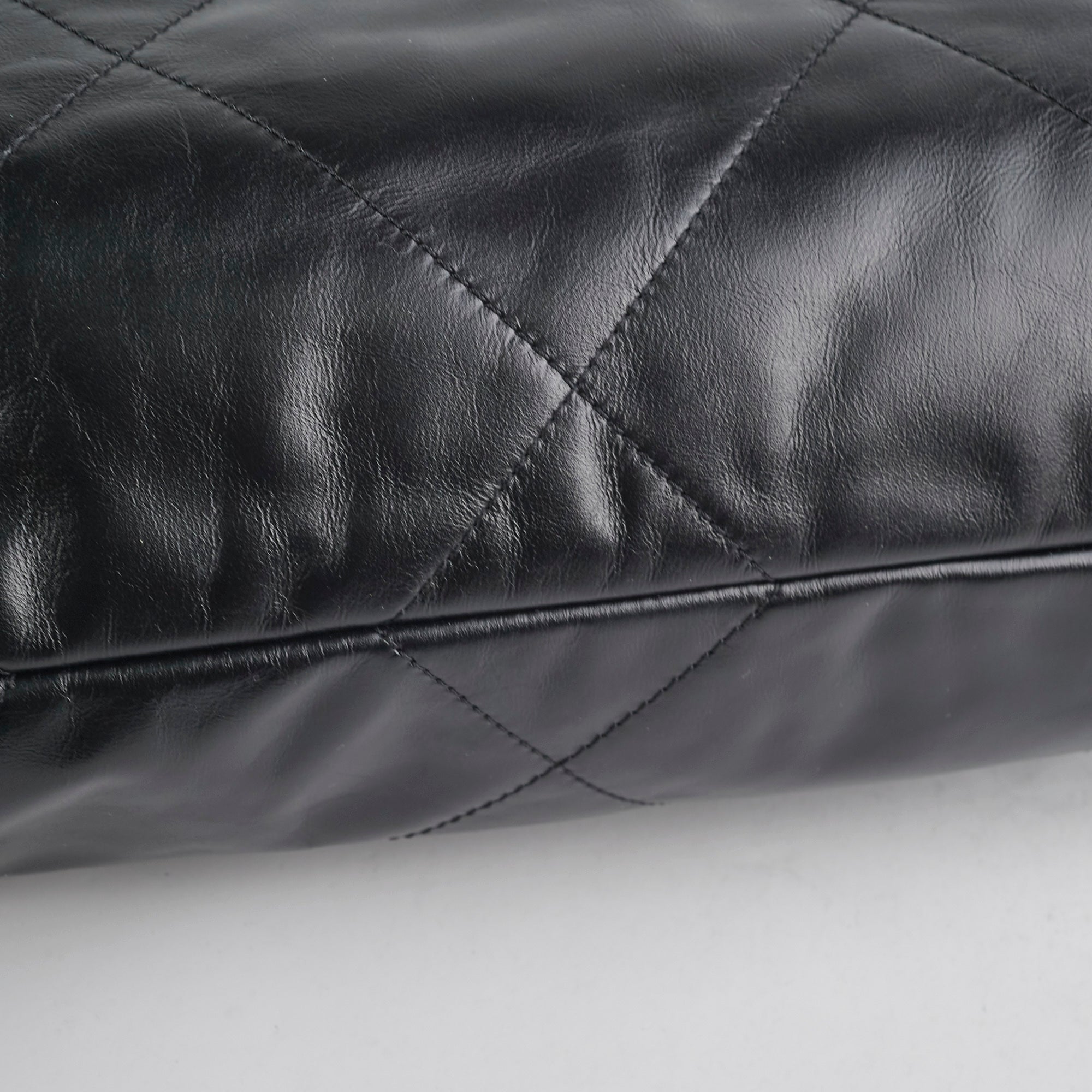 Chanel Small 22 Bag So black