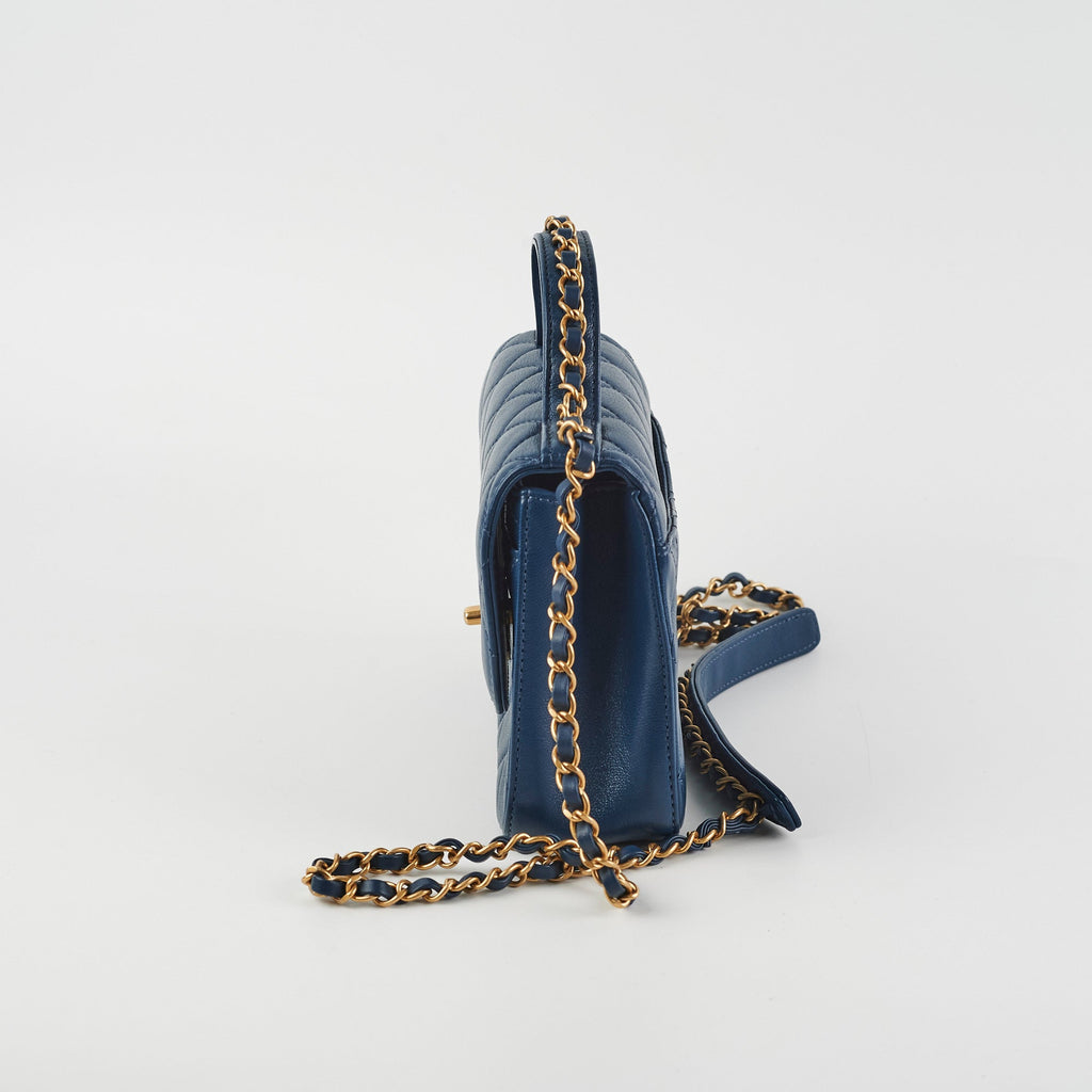 Chanel 19 Top Handle Chain Navy Bag