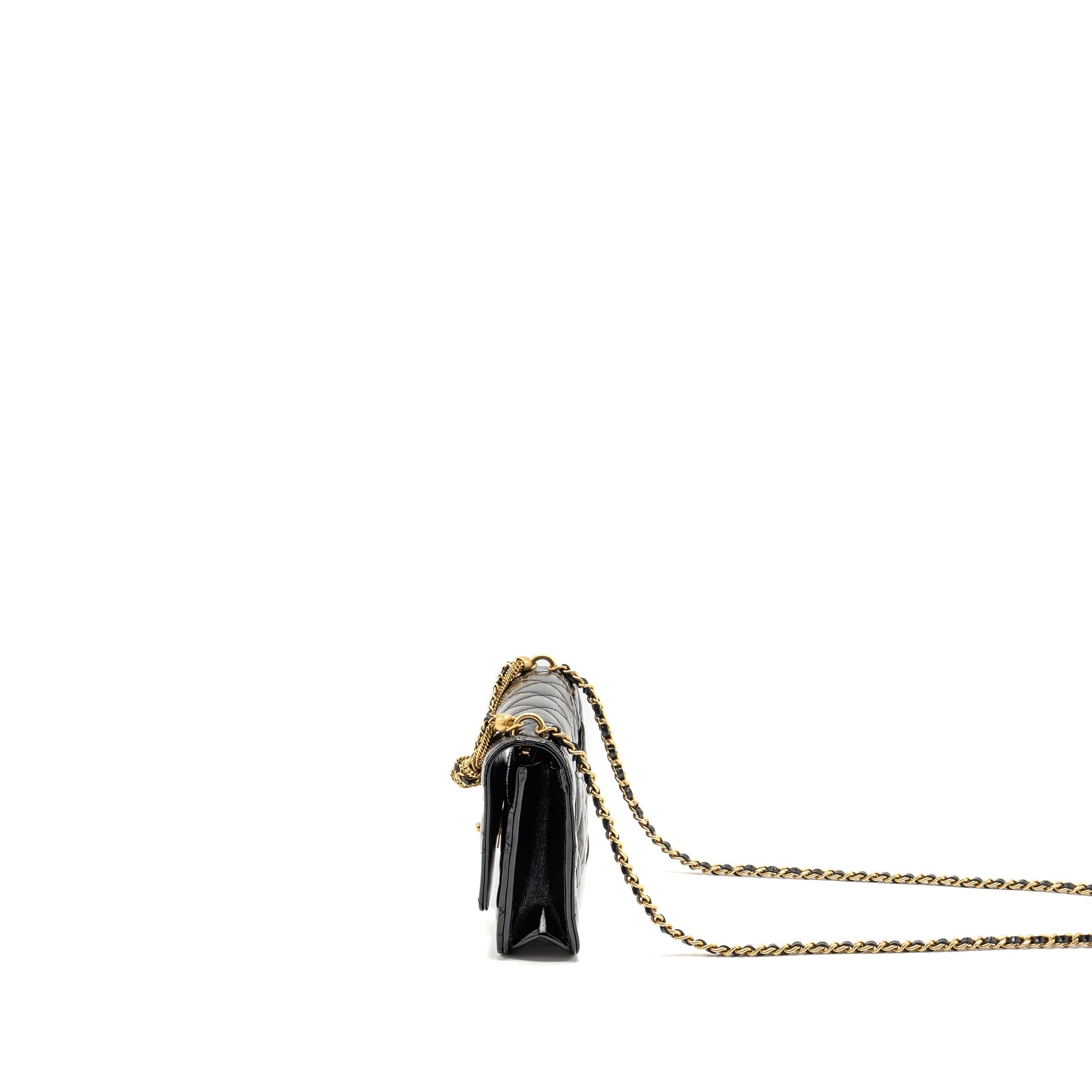 Chanel 24A Wallet On Chain Shiny Calfskin Black  (Microchip)