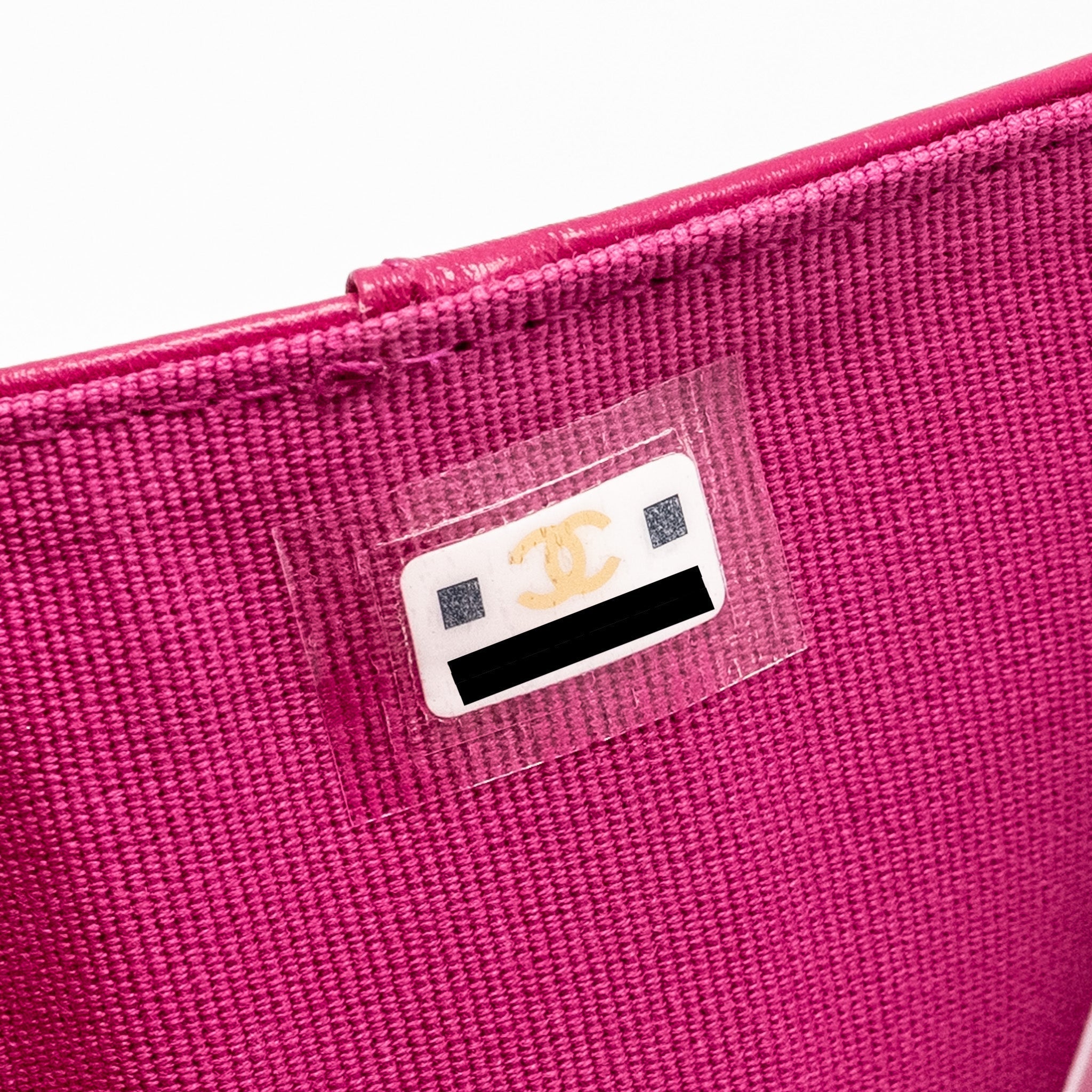 Chanel Matelasse Bi-fold Wallet Caviar Dark Pink L (Microchip)