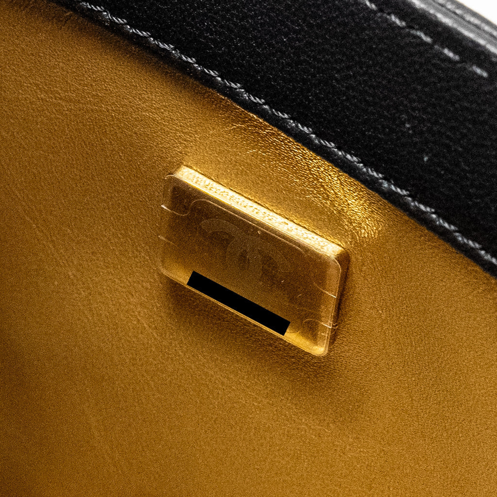 Chanel Pearl Crush Mini Square  Flap Bag Lambskin Black  (microchip)