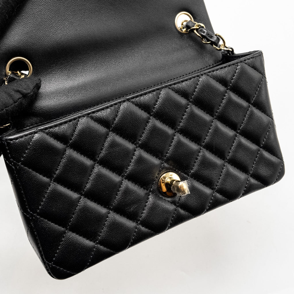 Chanel Mini Rectangular Flap Bag Lambskin Black L (microchip)