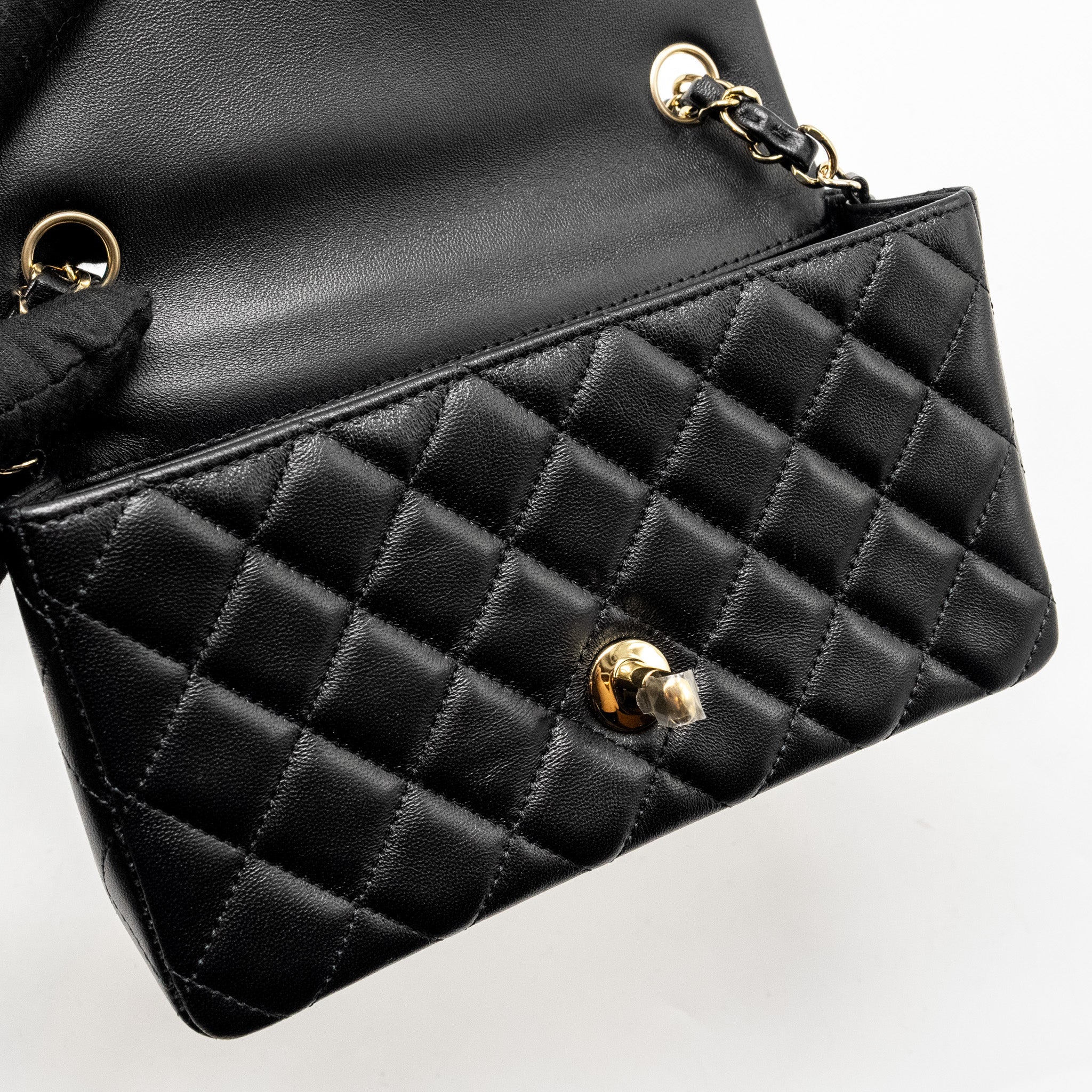 Chanel Mini Rectangular Flap Bag Lambskin Black L (microchip)