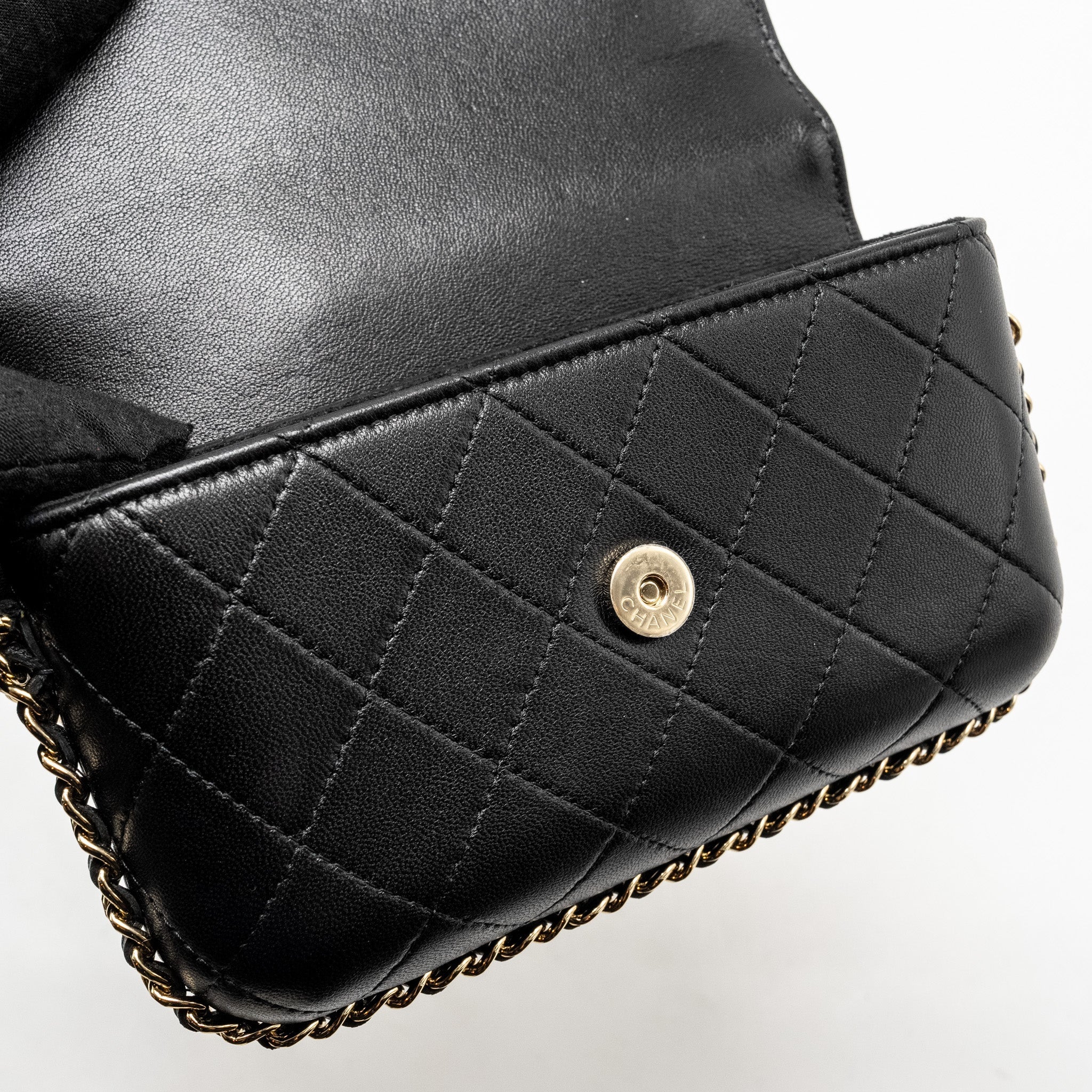 Chanel 22A Phone Case/Mini Wallet on Chain Lambskin Black L (Microchip)
