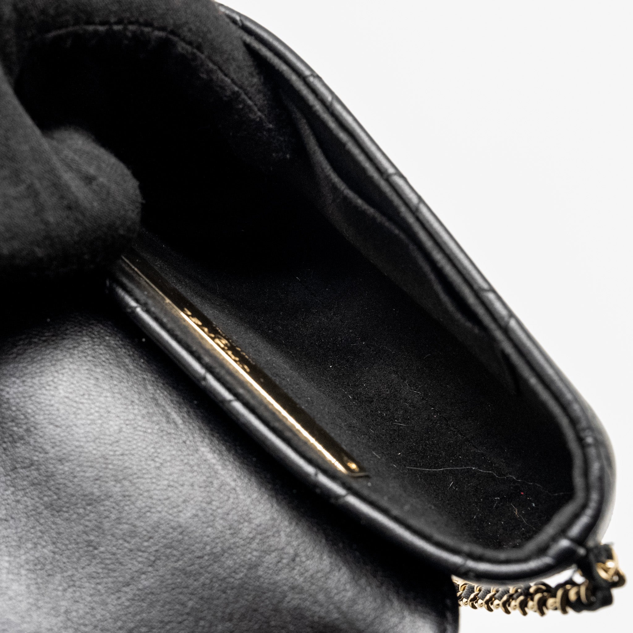 Chanel 22A Phone Case/Mini Wallet on Chain Lambskin Black L (Microchip)