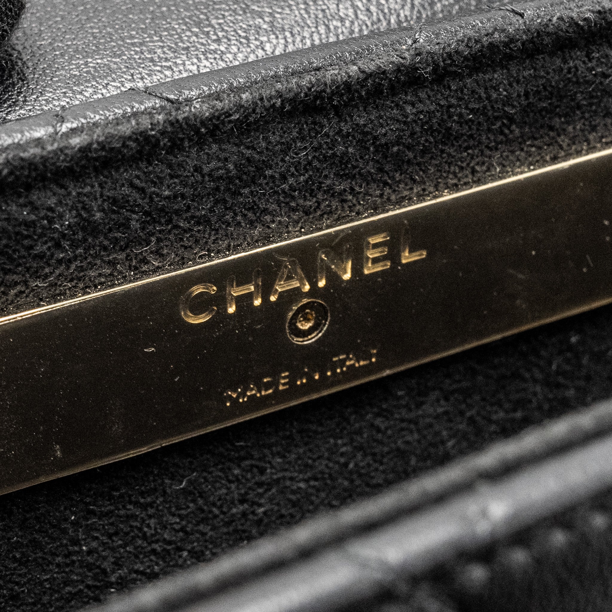 Chanel 22A Phone Case/Mini Wallet on Chain Lambskin Black L (Microchip)