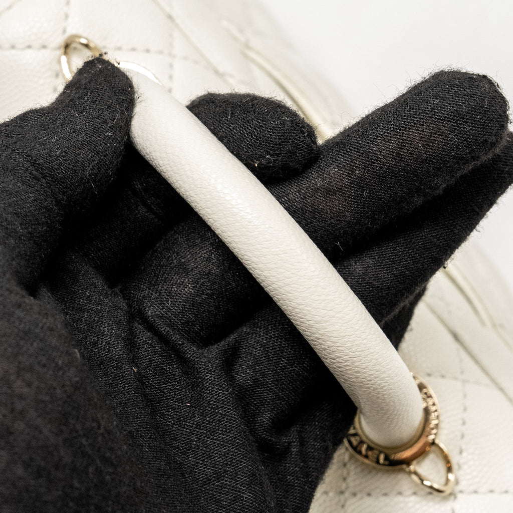 Chanel Mini Coco Handle Caviar White L (Microchip)