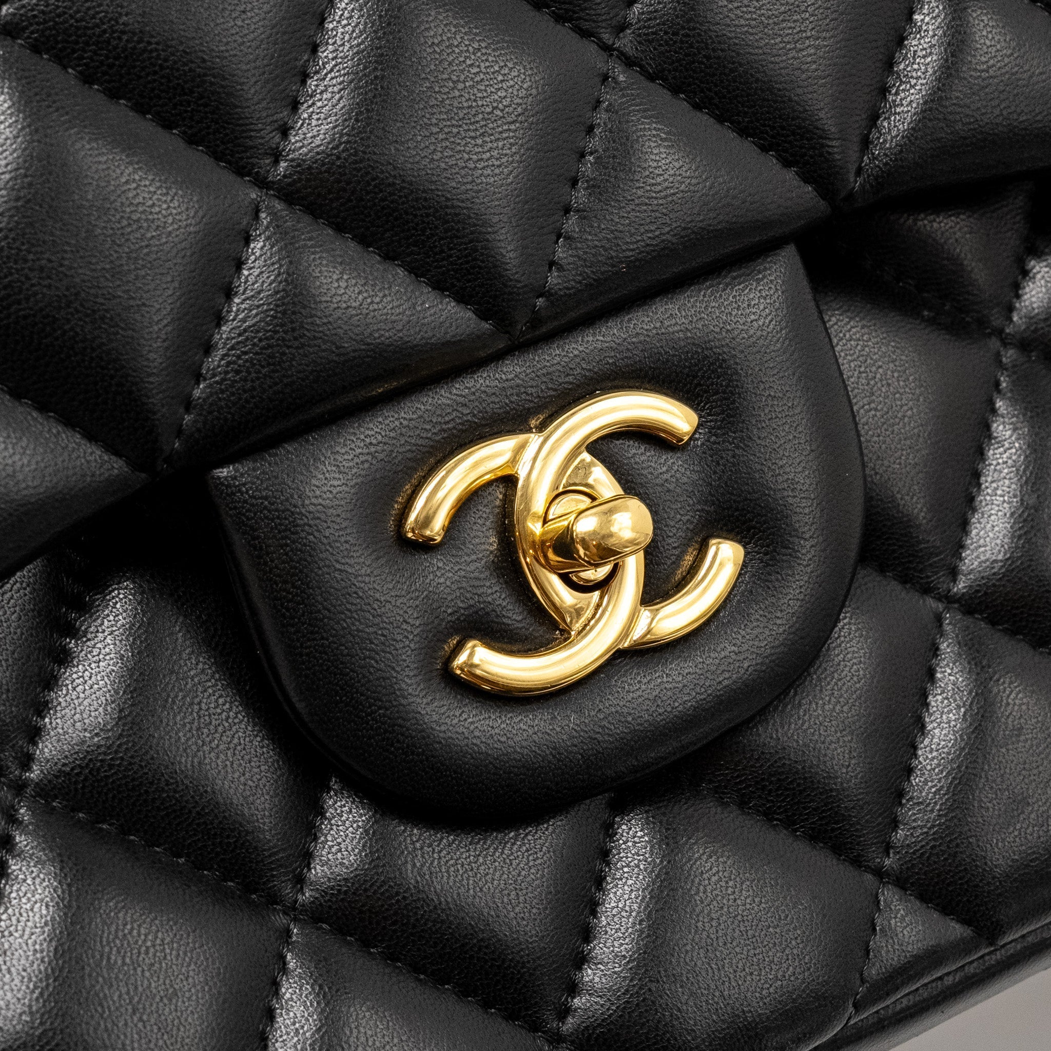 Chanel Jumbo Classic Double Flap Bag Lambskin BLACK