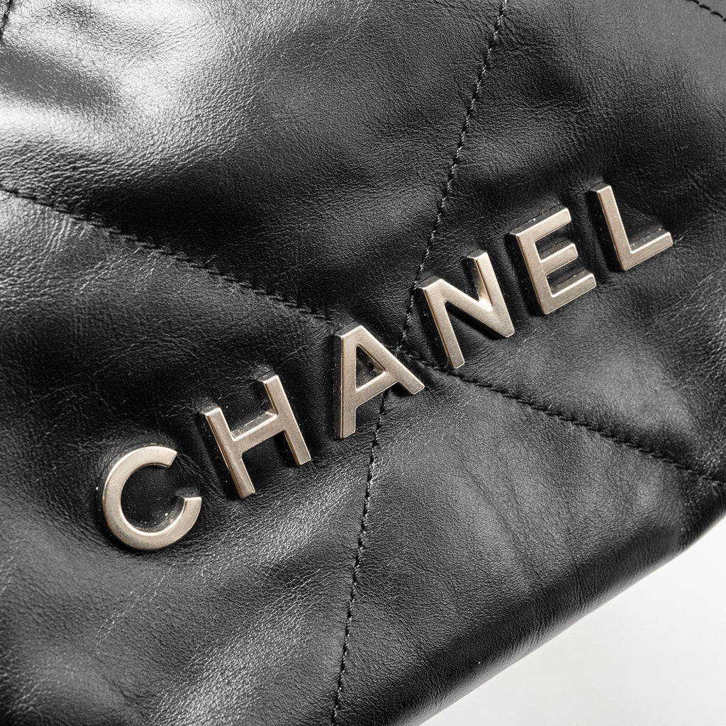 Chanel mini 22 Bag Shiny Calfskin Black  (Microchip)