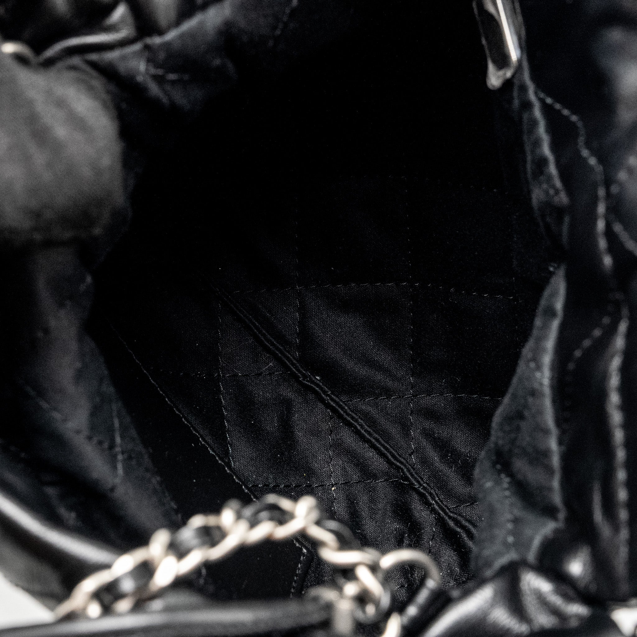 Chanel mini 22 Bag Shiny Calfskin Black  (Microchip)