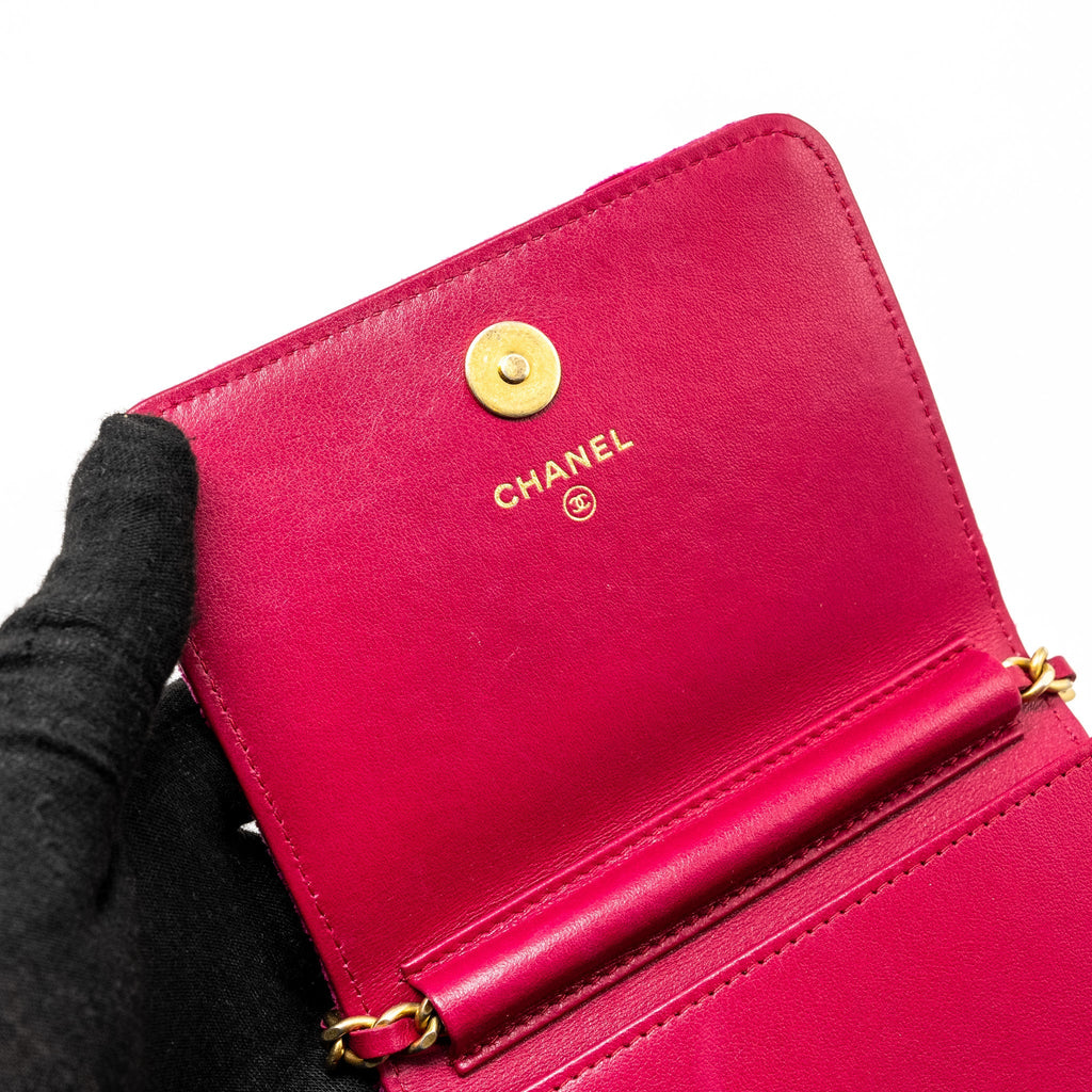 Chanel 21A mini Camelia Flap Bag Velvet Fushia