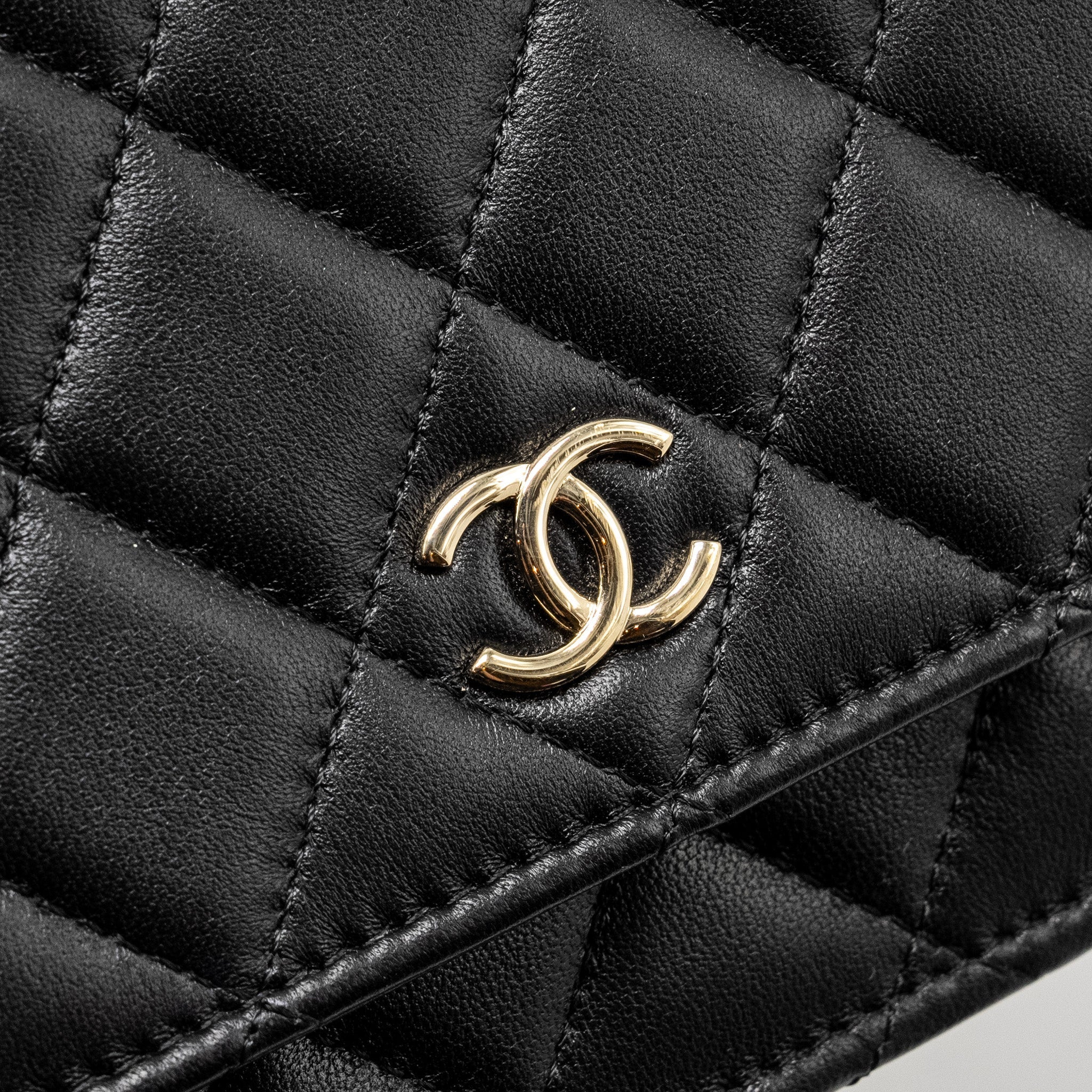 Chanel Pearl Chain Wallet On Chain Lambskin Black L(microchip)