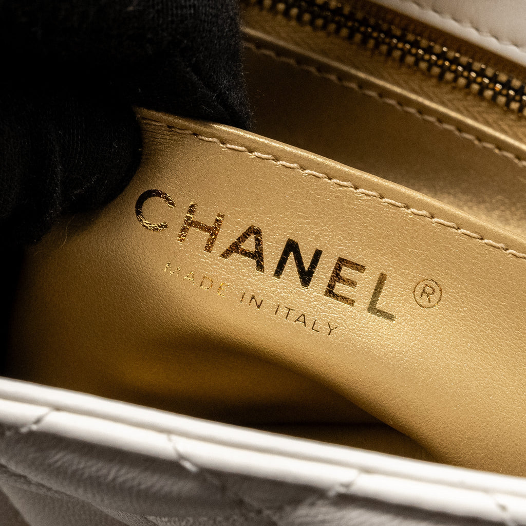 Chanel Pearl Crush Mini Square Lambskin White  (microchip)