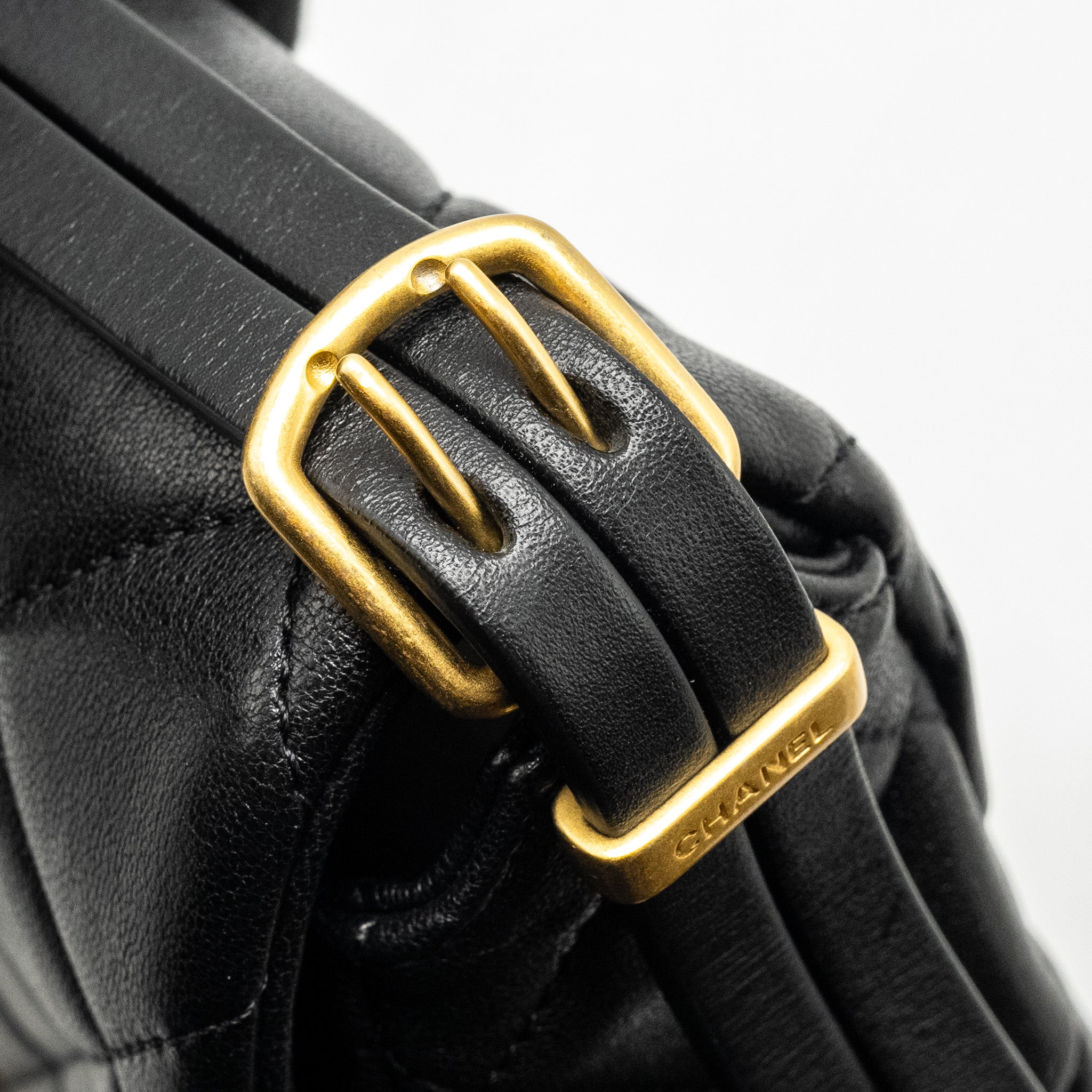 Chanel 23B Detail Chains Quilted Flap Bag Lambskin Black (Microchip)