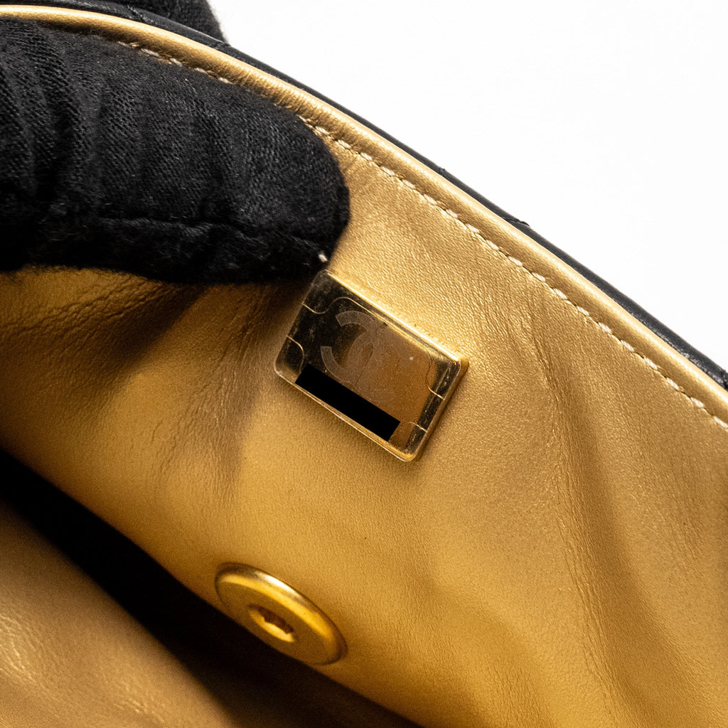 Chanel 22A Button on chain Flap Bag Lambskin Black  (Microchip)