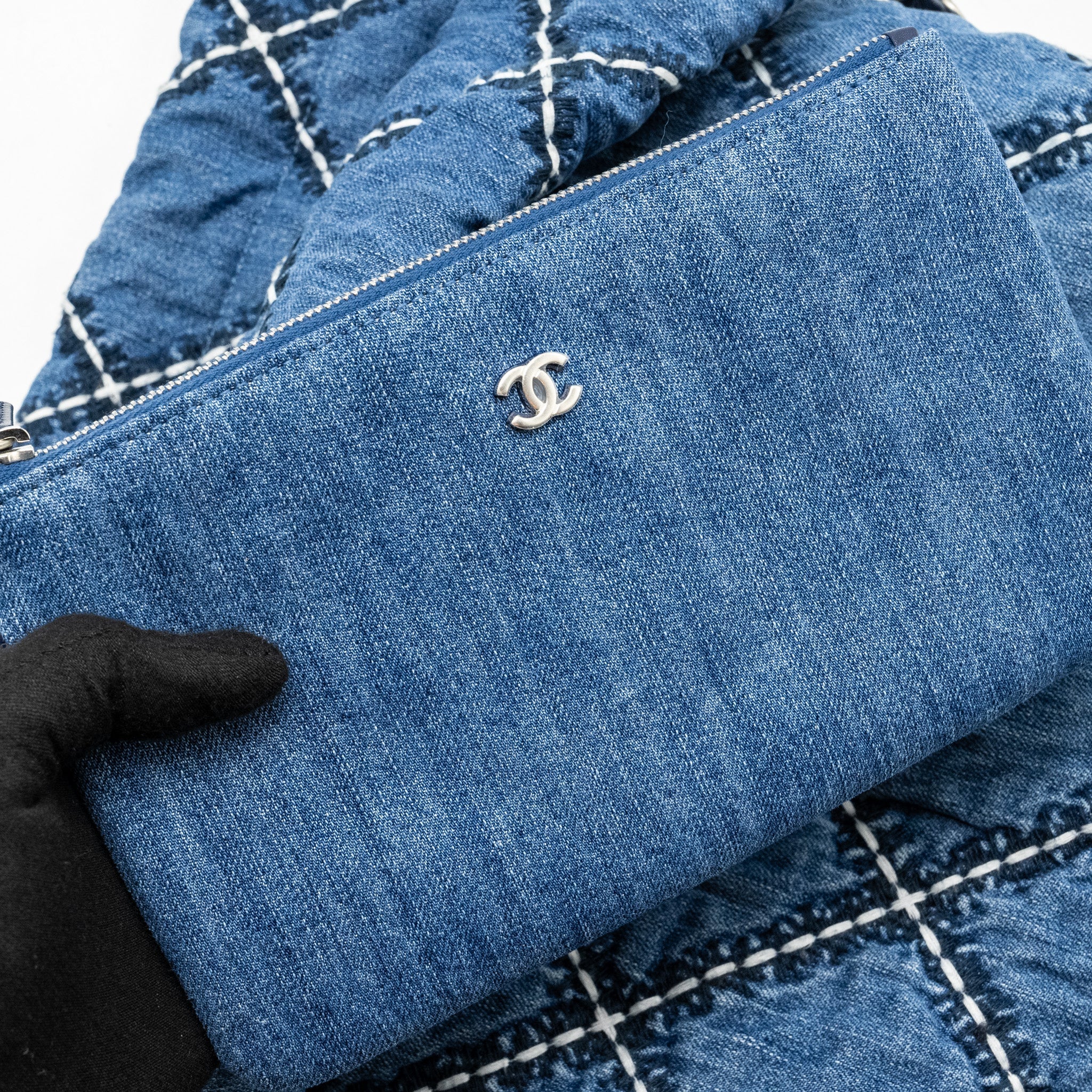 Chanel Small 22 Bag Denim Blue/White  (Microchip)