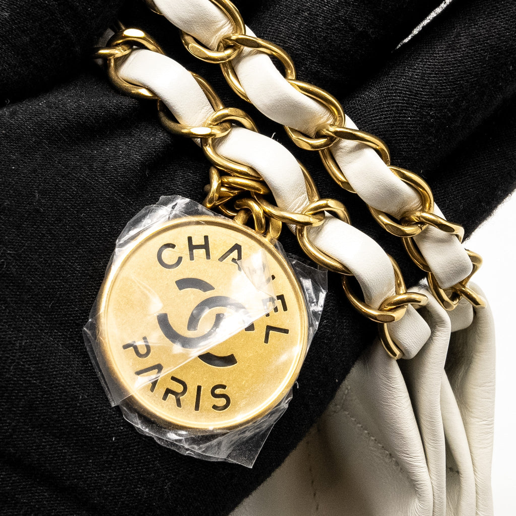 Chanel Medium 22 Bag Calfskin White  (Microchip)
