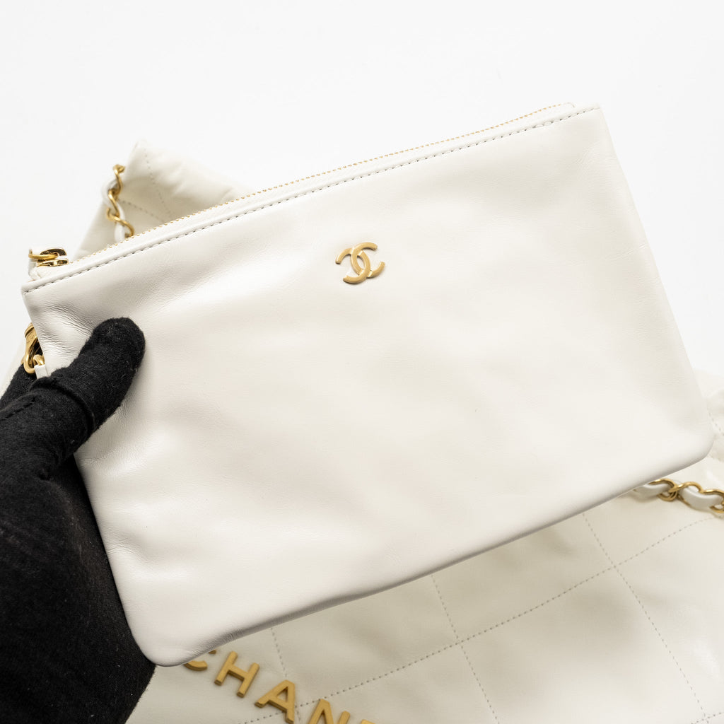 Chanel Medium 22 Bag Calfskin White  (Microchip)