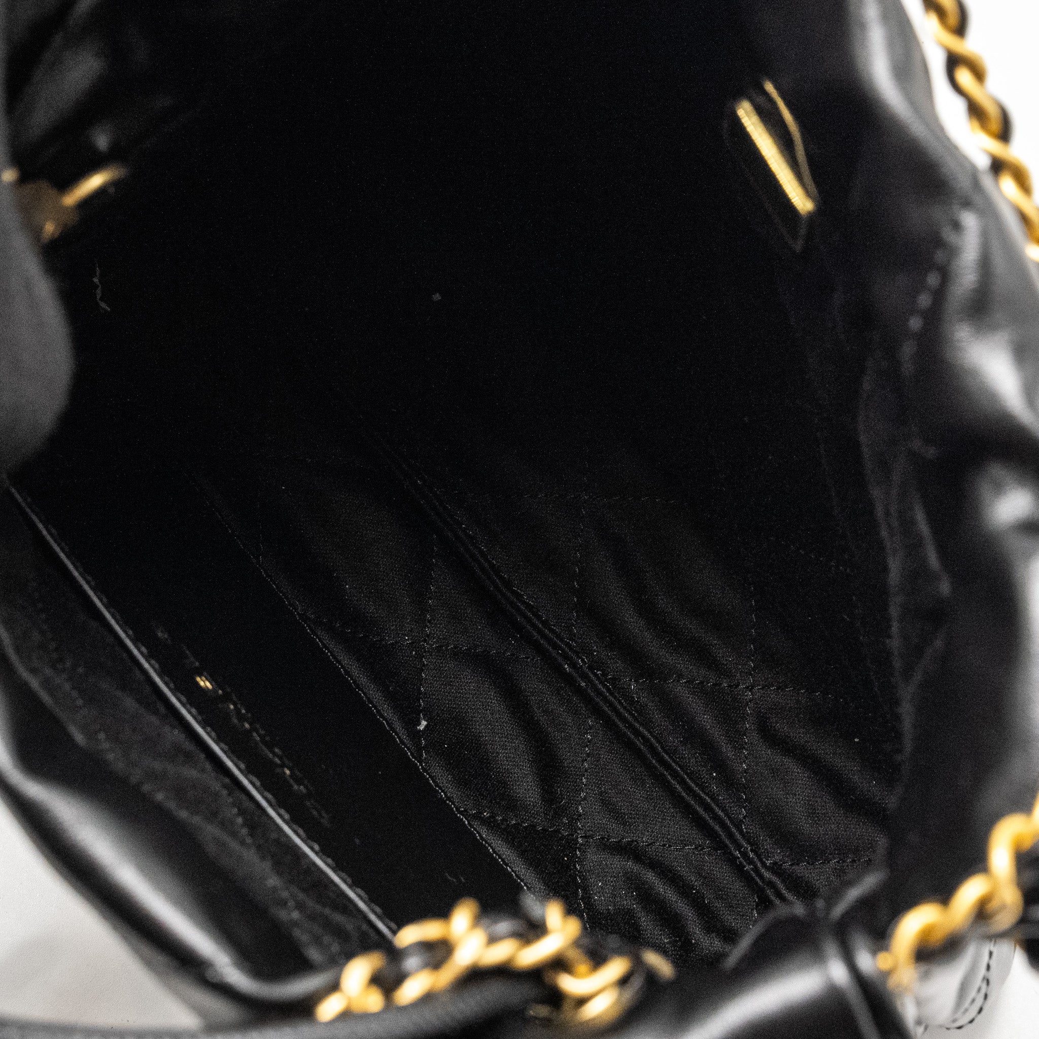 Chanel Mini 22 Bag Calfskin Black  (Microchip)