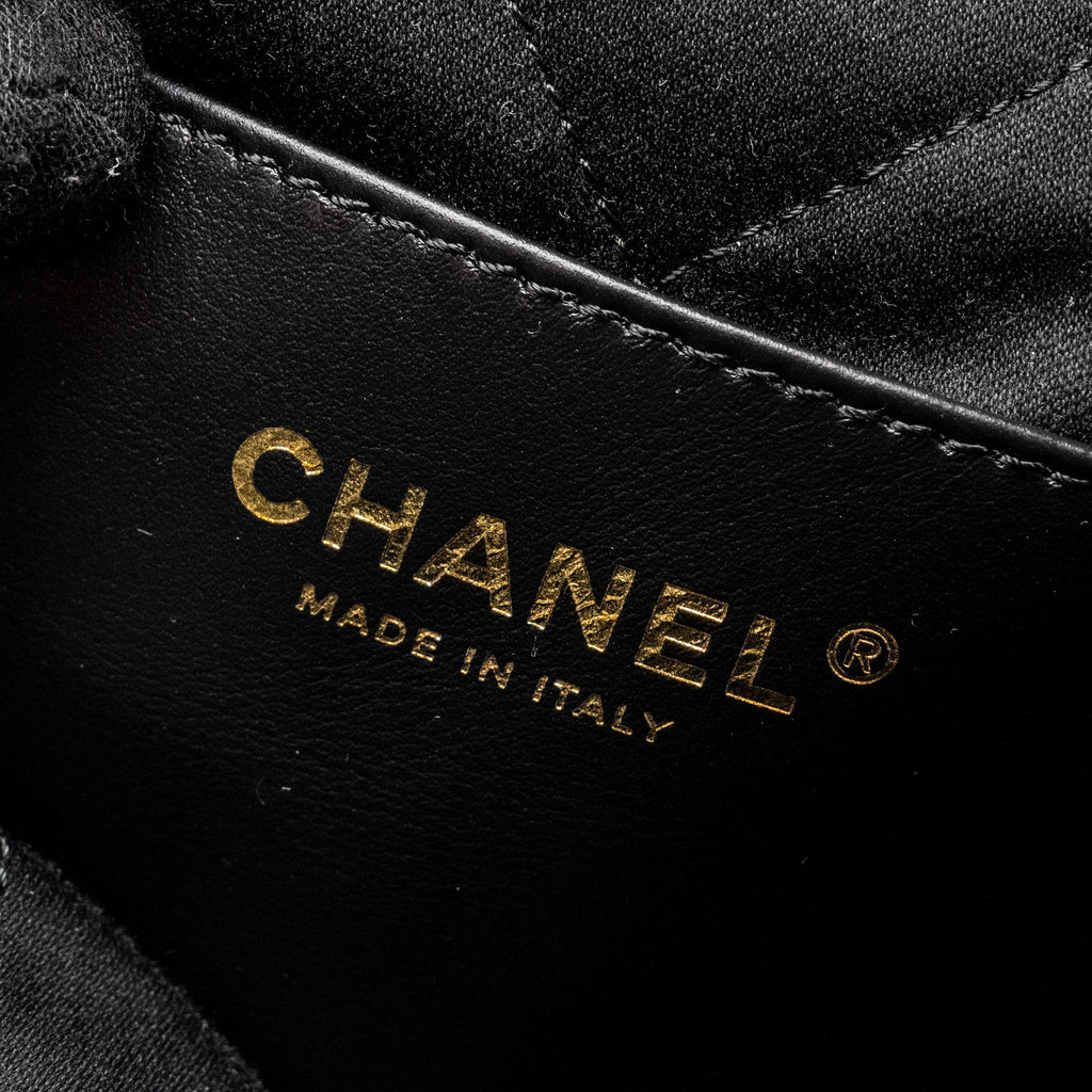 Chanel Mini 22 Bag Calfskin Black  (Microchip)
