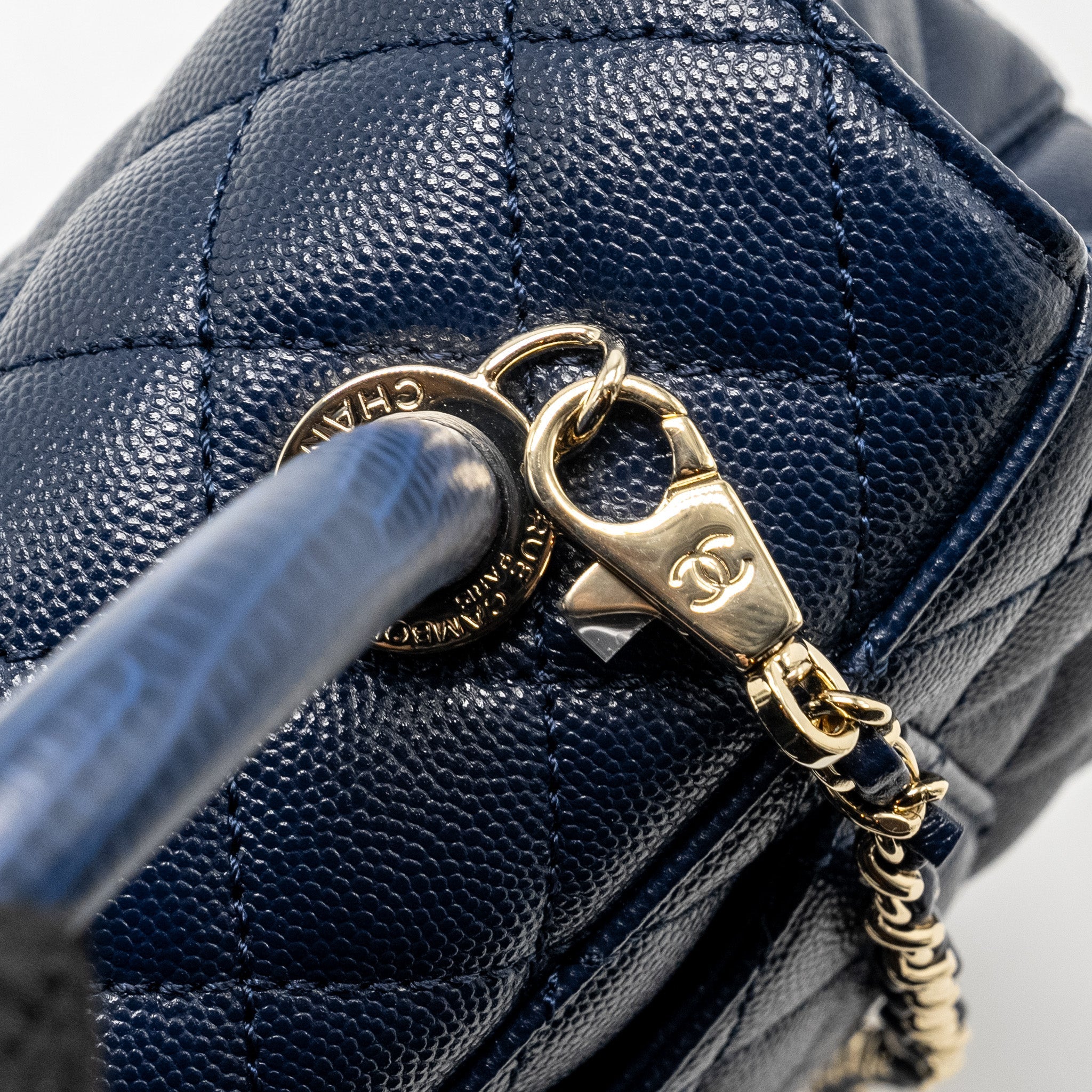 CHANEL Small Coco With Lizard Embossed Handle Caviar Navy L (Microchip)