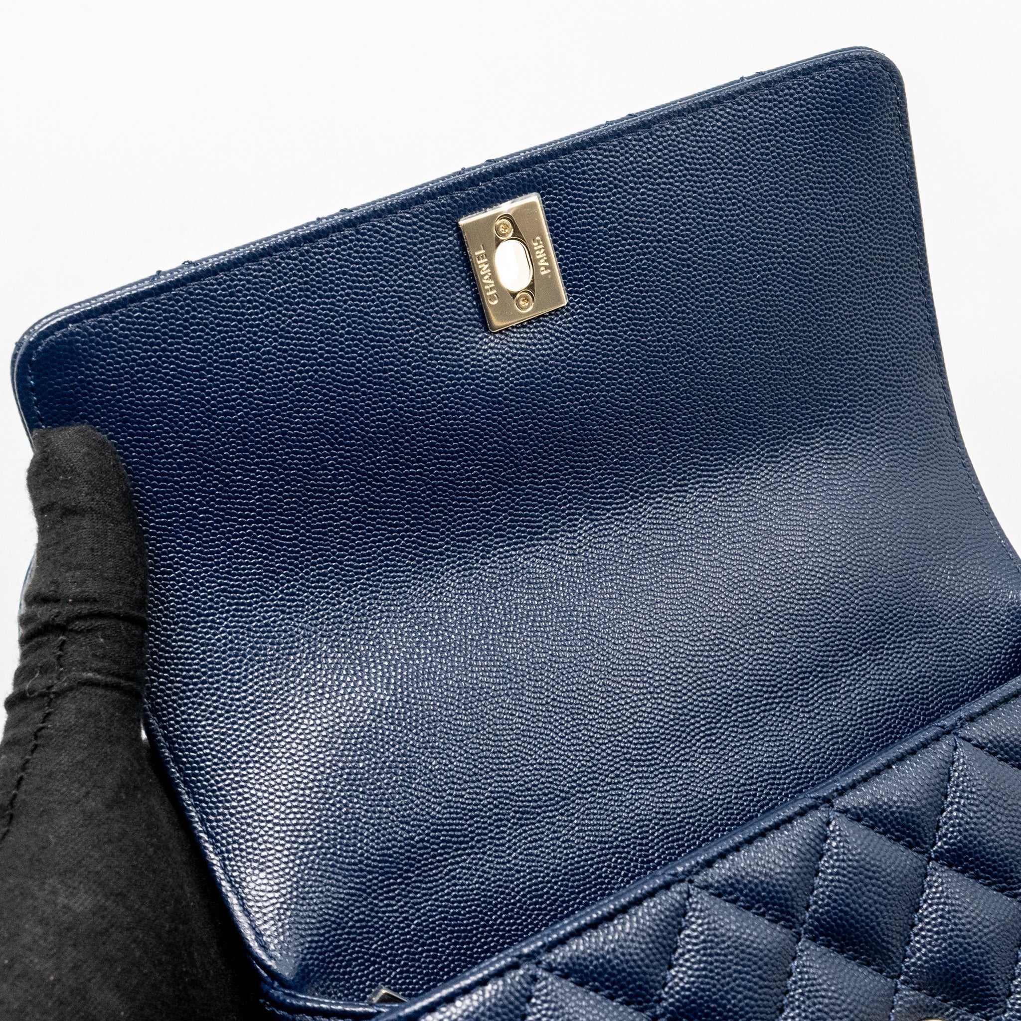 CHANEL Small Coco With Lizard Embossed Handle Caviar Navy L (Microchip)