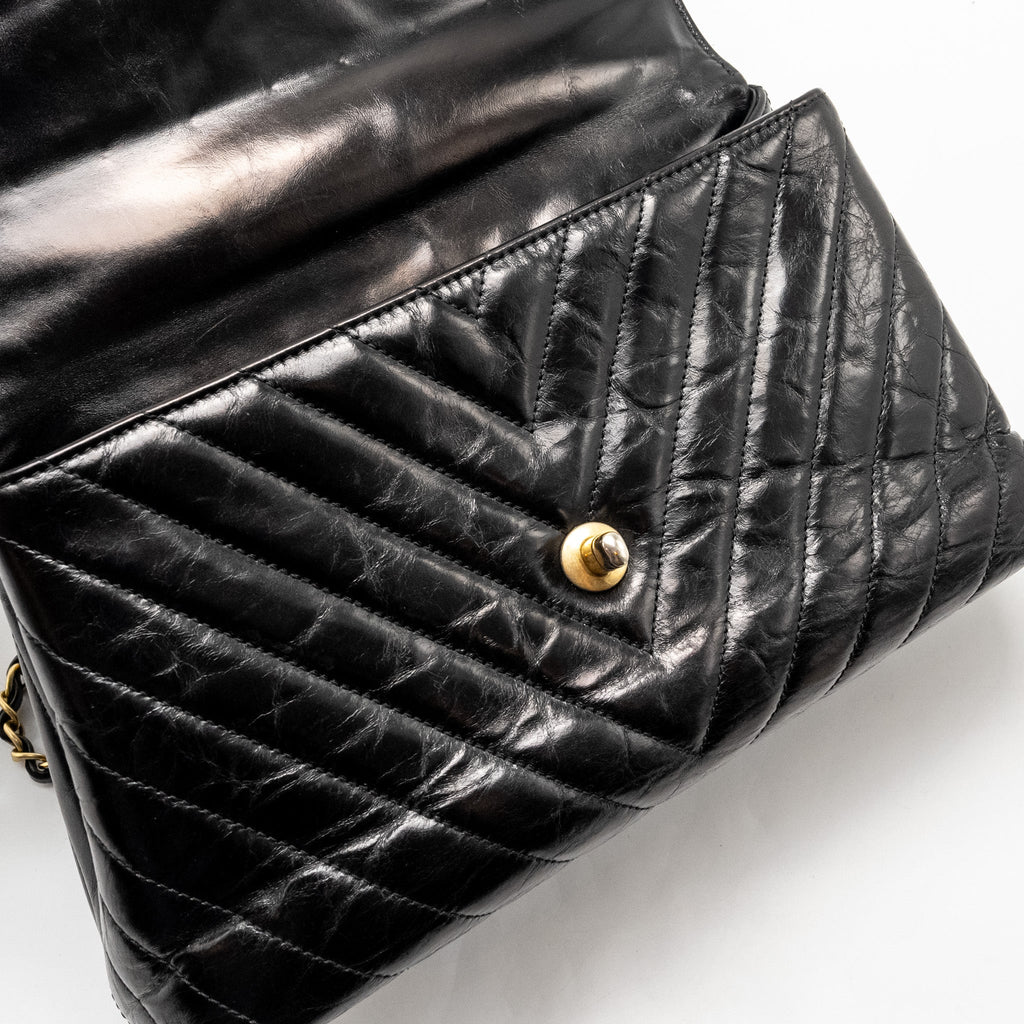 Chanel Medium Coco Handle Chevron Calfskin Black