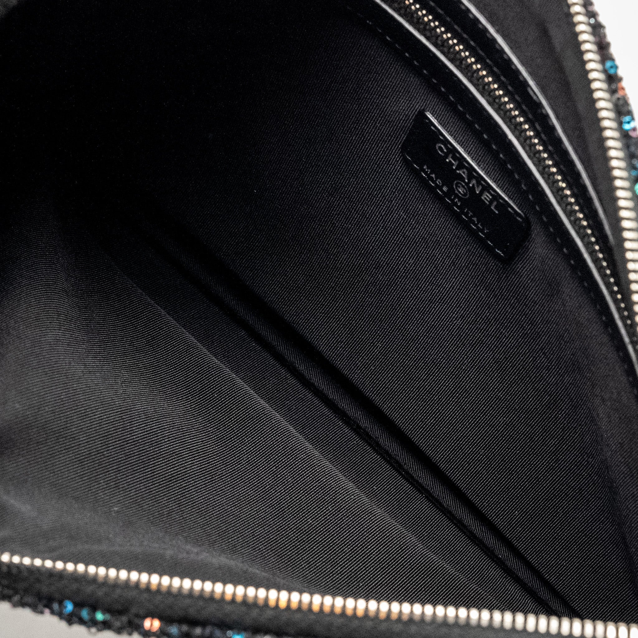 Chanel 20A Deauville Pouch Sequins/Calfskin Black/Multicolour