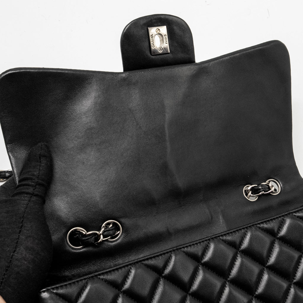 Chanel Classic single Flap Bag Lambskin Black