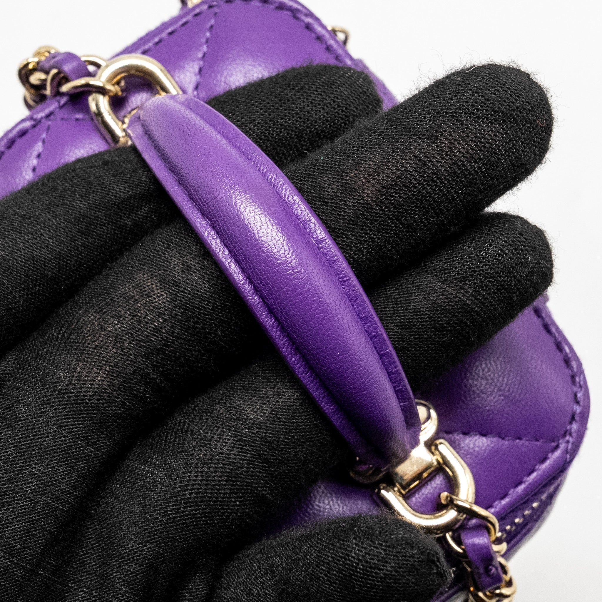 Chanel 22A Mini Vanity Case Lambskin Purple L (Microchip)