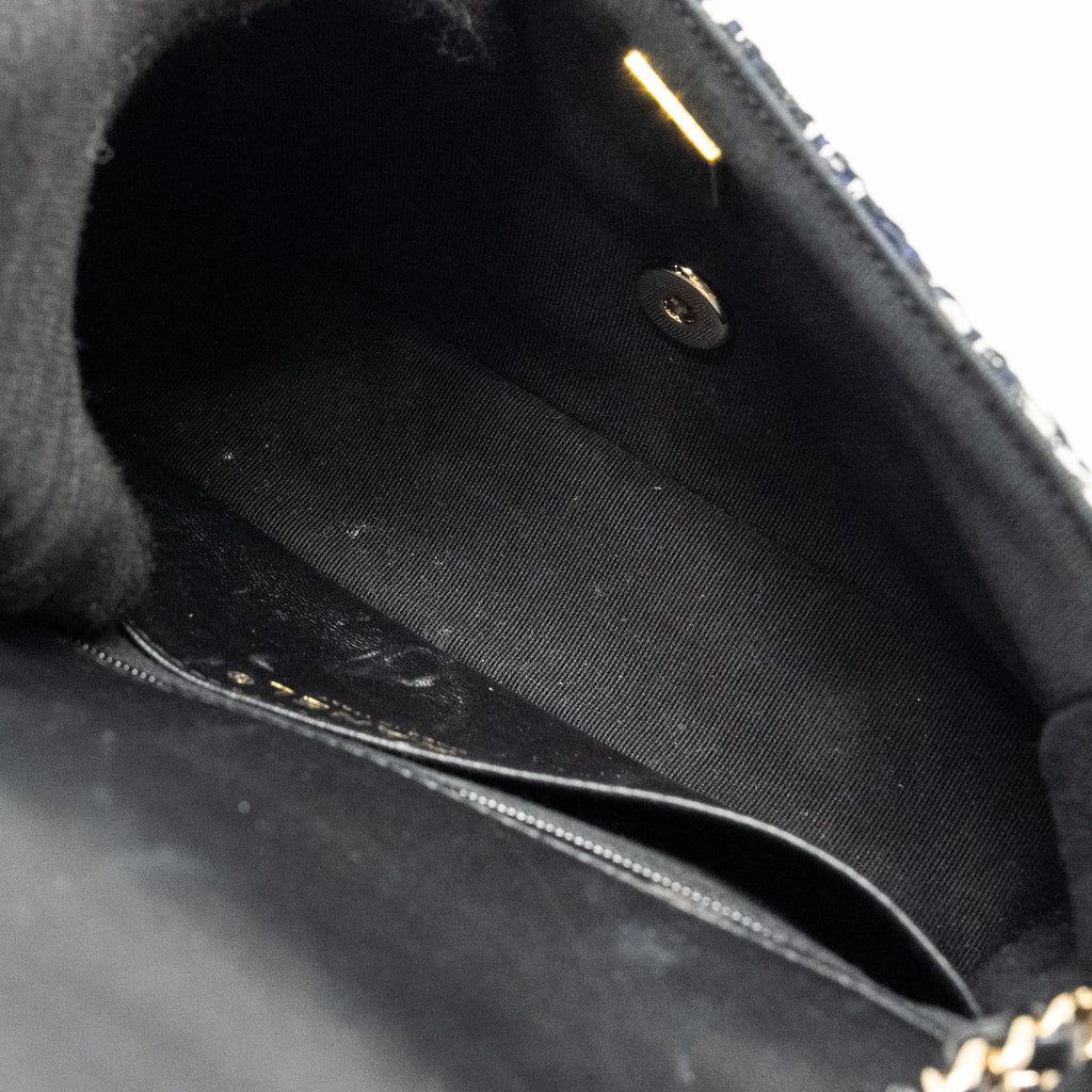 Chanel Mini Flap Bag with Detailed Chain Tweed Black/White L (Microchip)