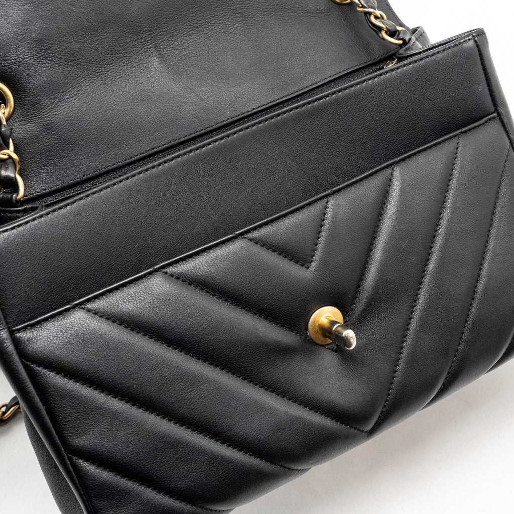Chanel 19B In The City Top Handle Flap Bag Quilted Chevron Calfskin Black