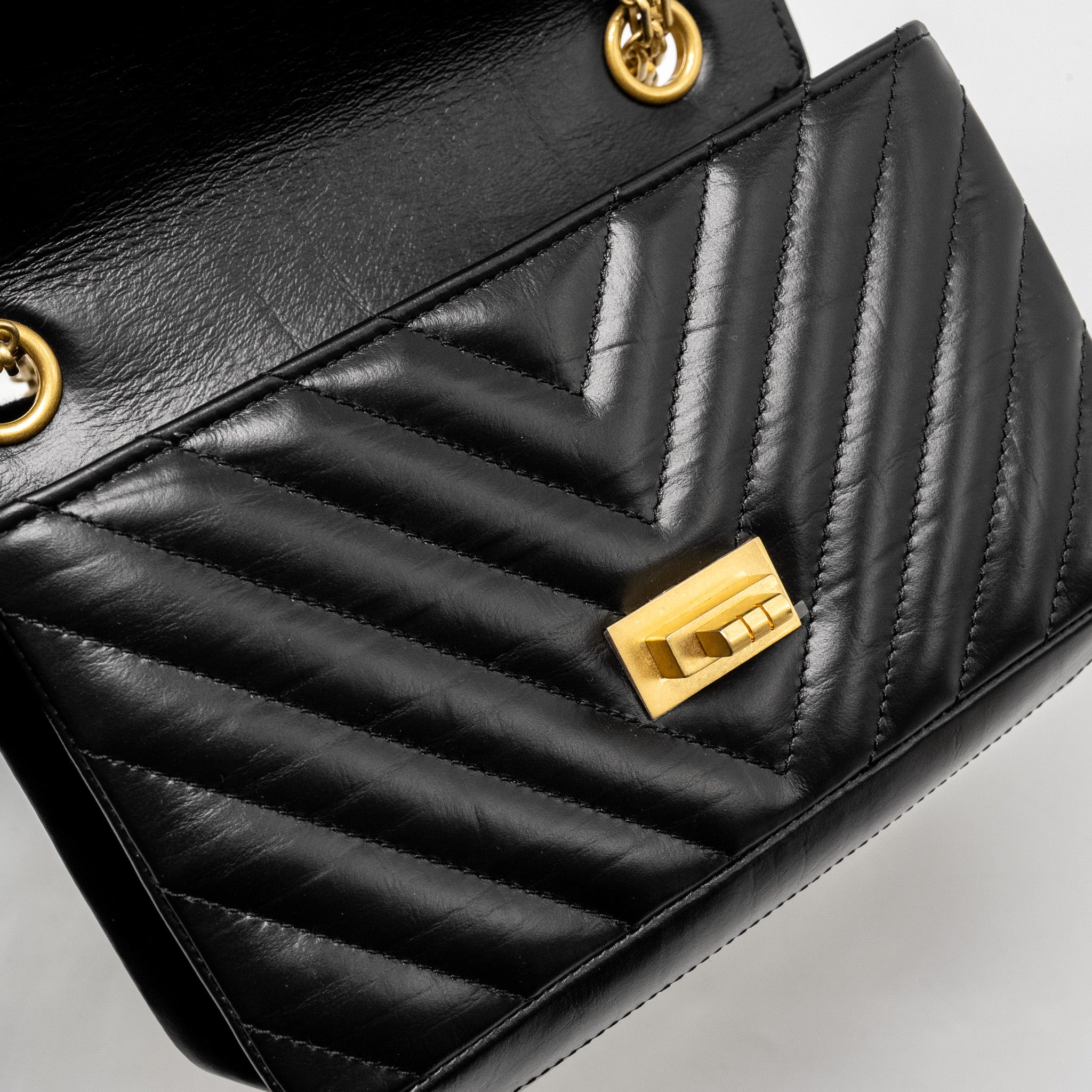Chanel Mini 2.55 Reissue Chevron Calfskin Black  (Microchip)