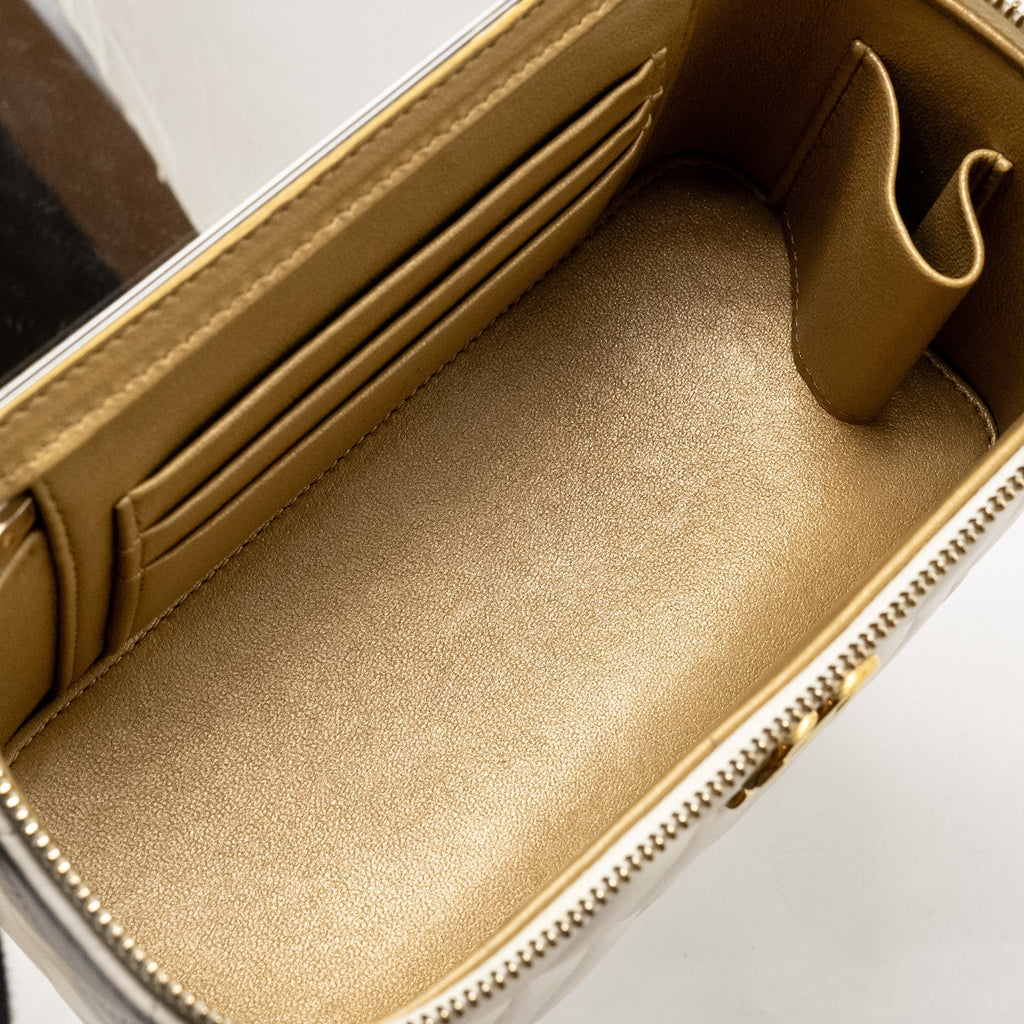 Chanel Letter/ CC Logo Chain Long Vanity Case Lambskin White  (Microchip)