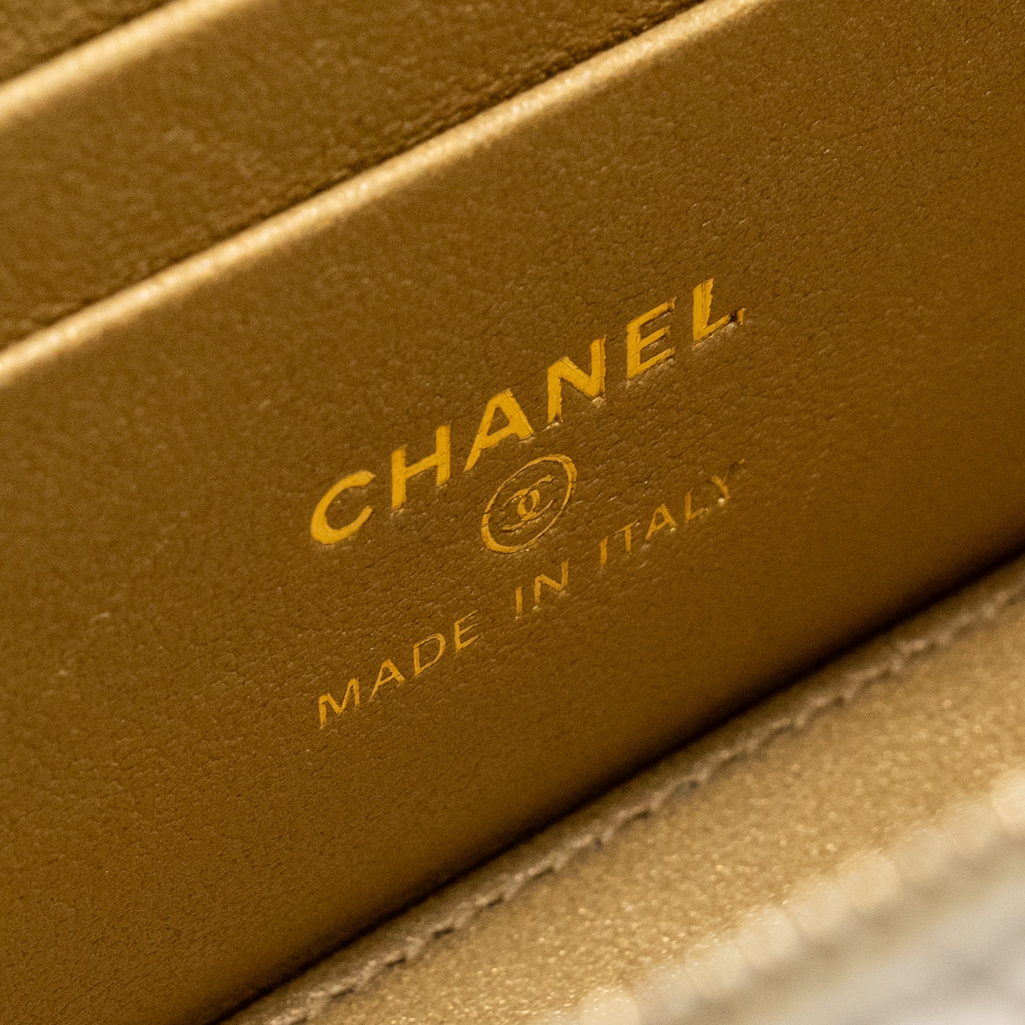 Chanel Letter/ CC Logo Chain Long Vanity Case Lambskin White  (Microchip)