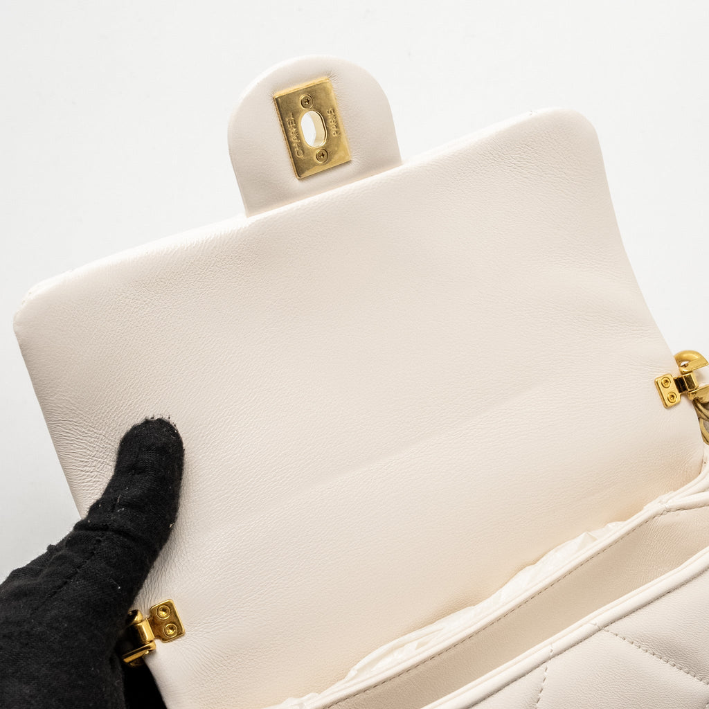 Chanel 22B Chain Cushion Flap Bag Lambskin White  (Microchip)