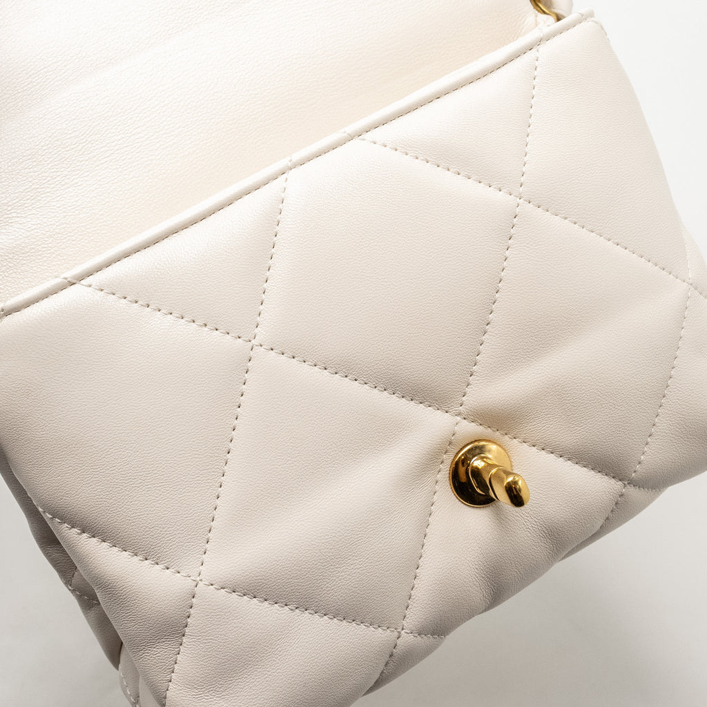 Chanel 22B Chain Cushion Flap Bag Lambskin White  (Microchip)