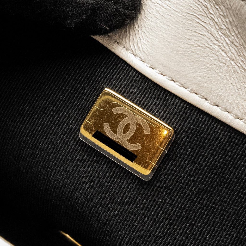 Chanel 22B Chain Cushion Flap Bag Lambskin White  (Microchip)