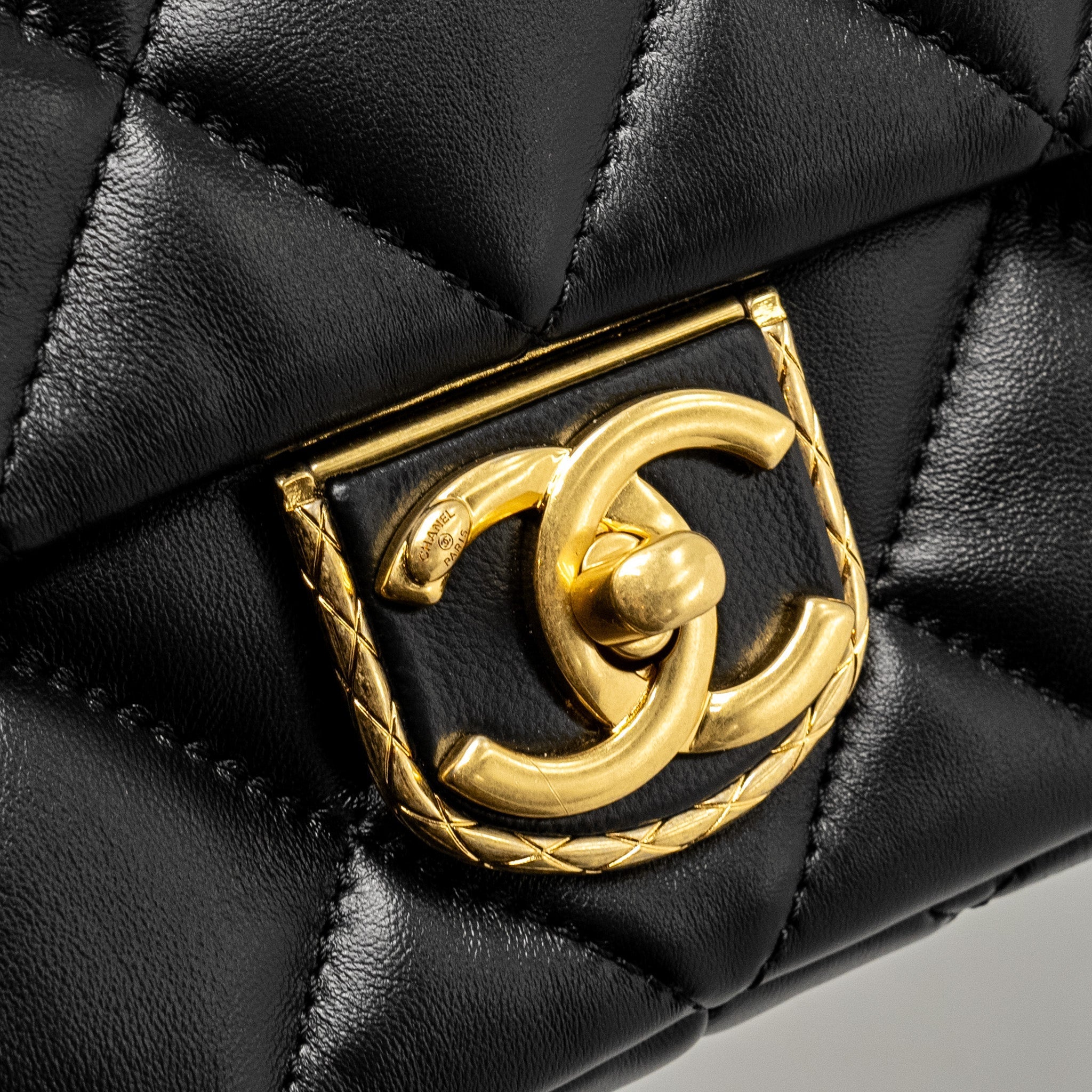Chanel 22B Mini FlapBag Lambskin Black  (Microchip)
