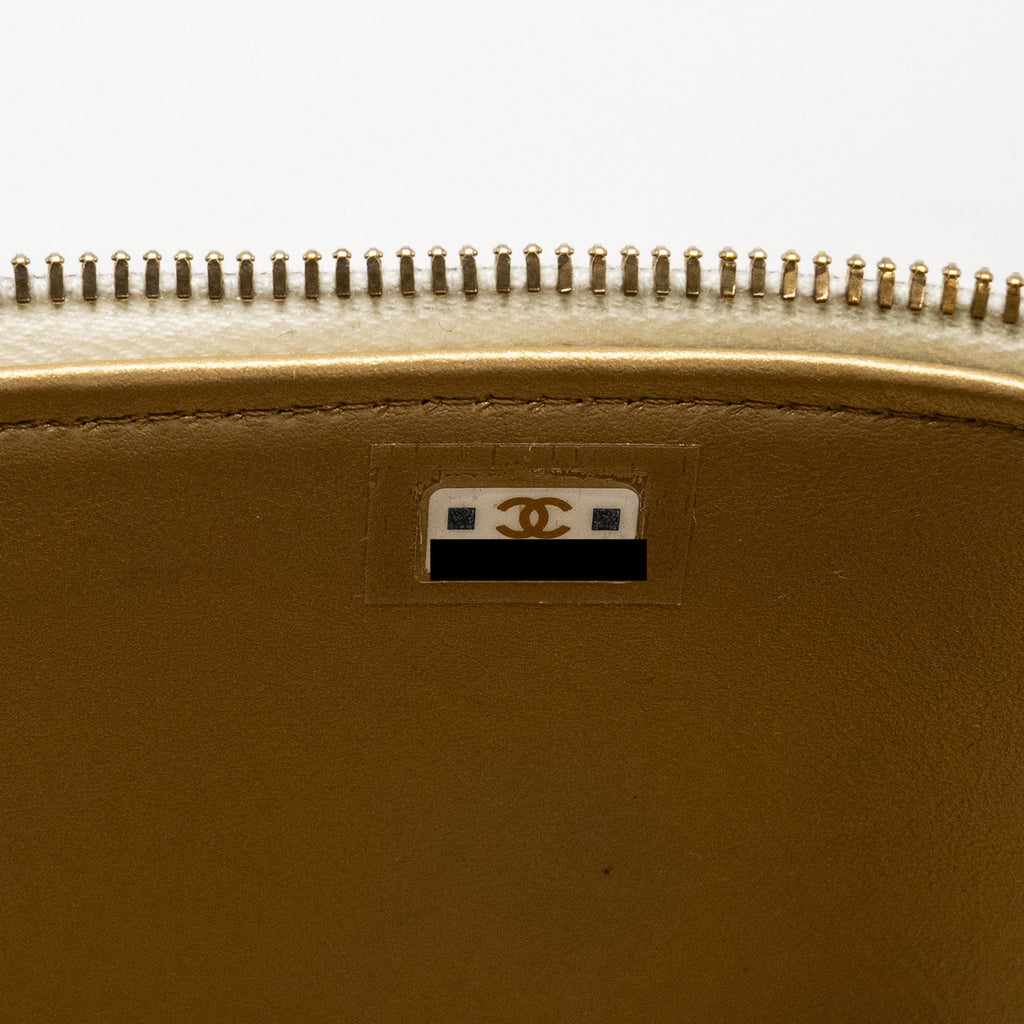 Chanel Pearl Crush Long Vanity Case Lambskin White  (Microchip)
