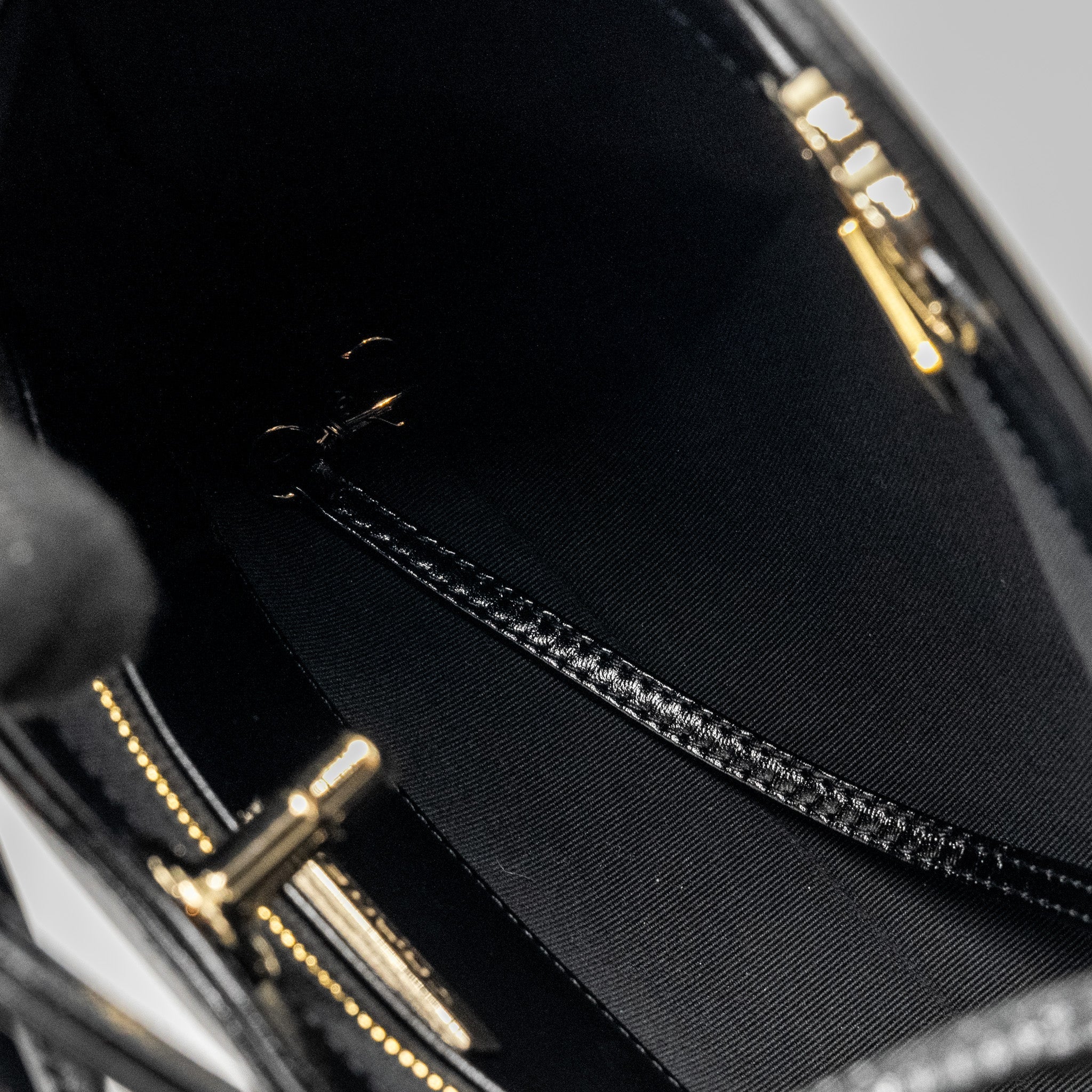 Chanel Mini 31 Bag Shiny Lambskin Black L (Microchip)
