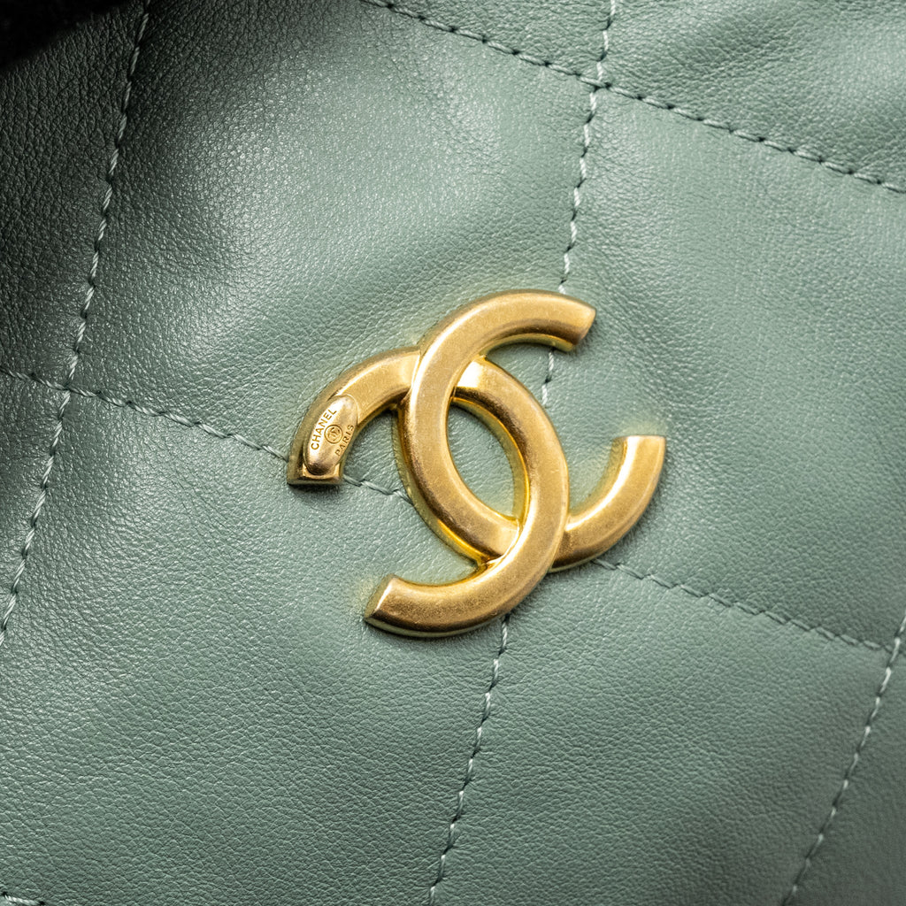 Chanel 22C Hobo bag with Giant Chain calfskin Green  (microchip)